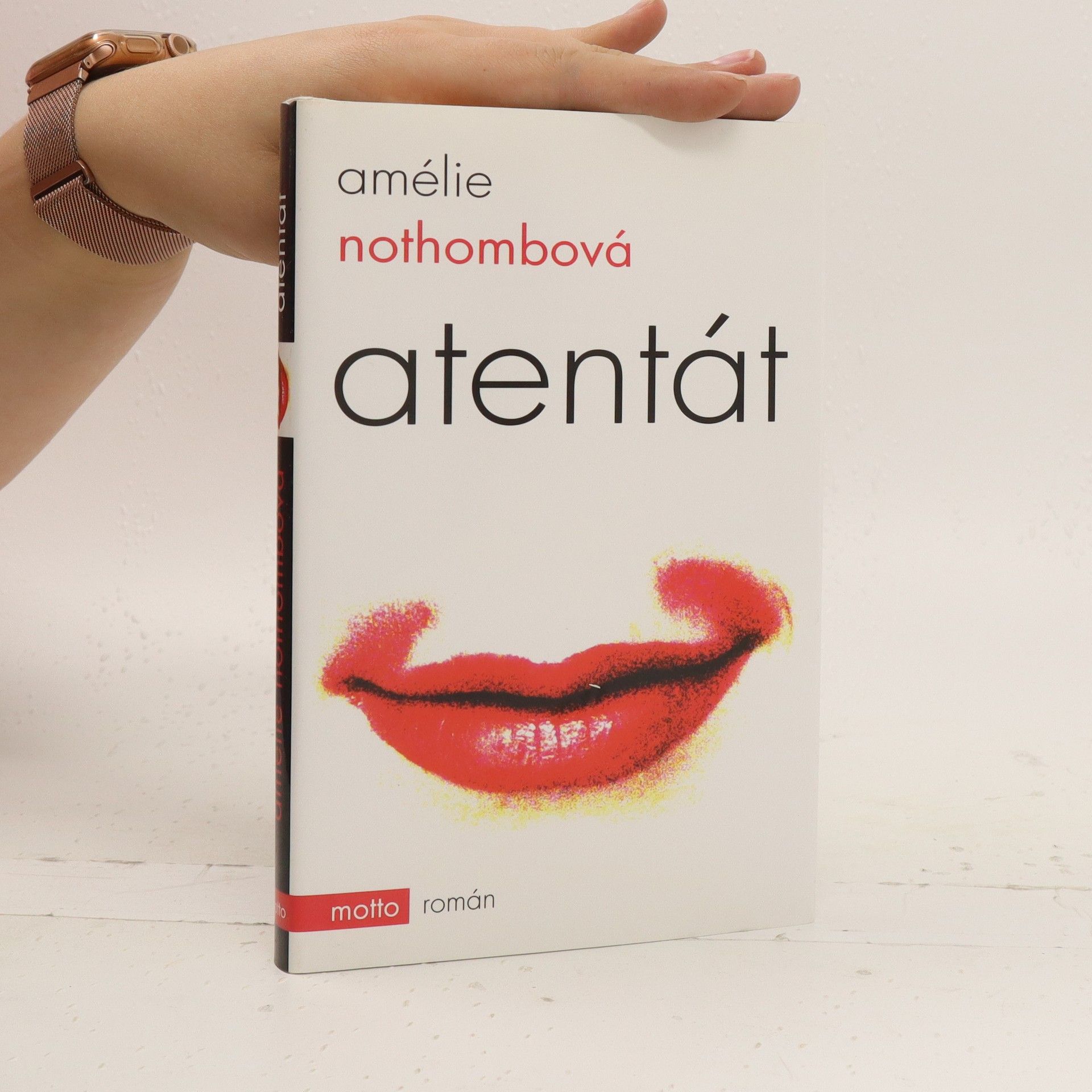 Amélie Nothomb Atentát