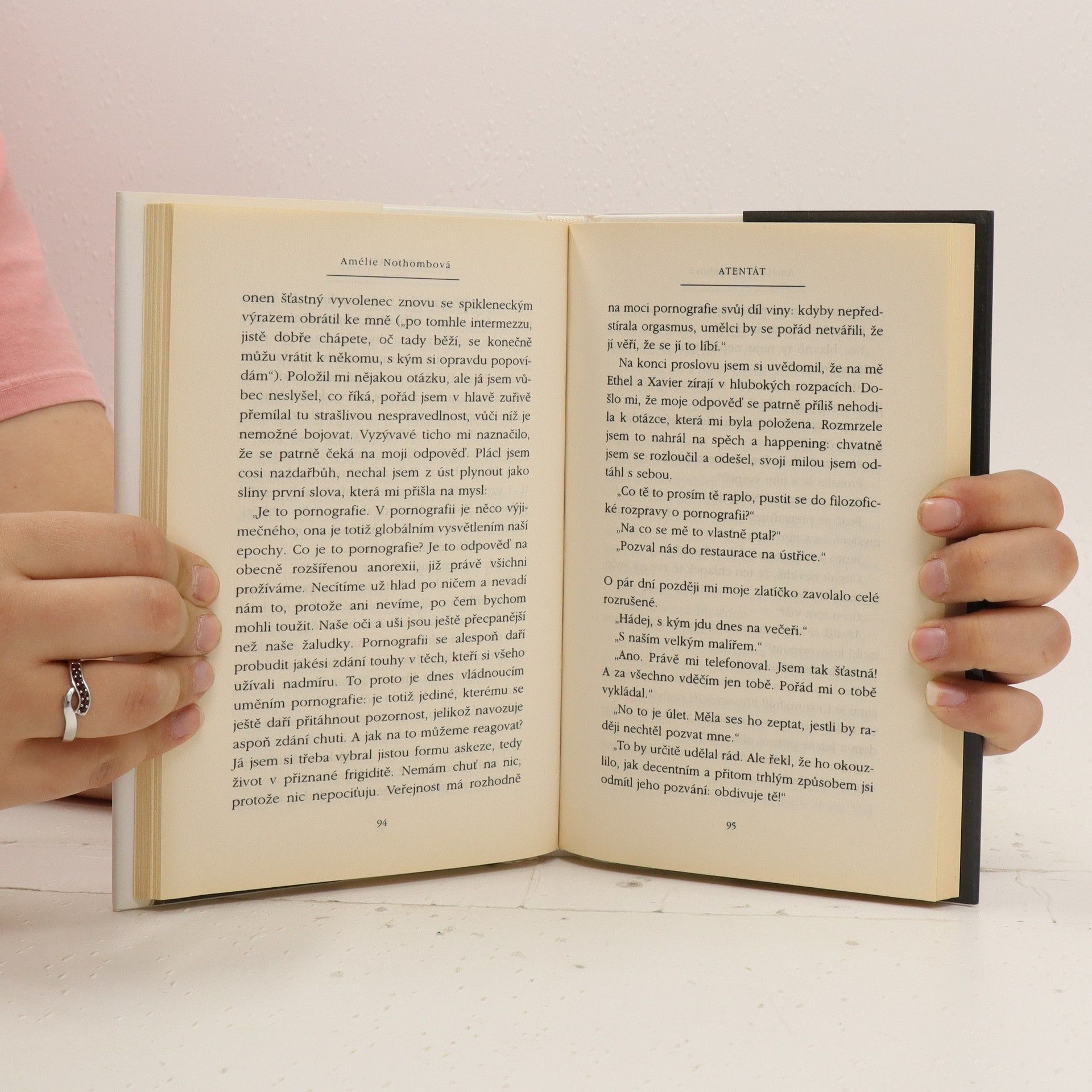 Amélie Nothomb Atentát
