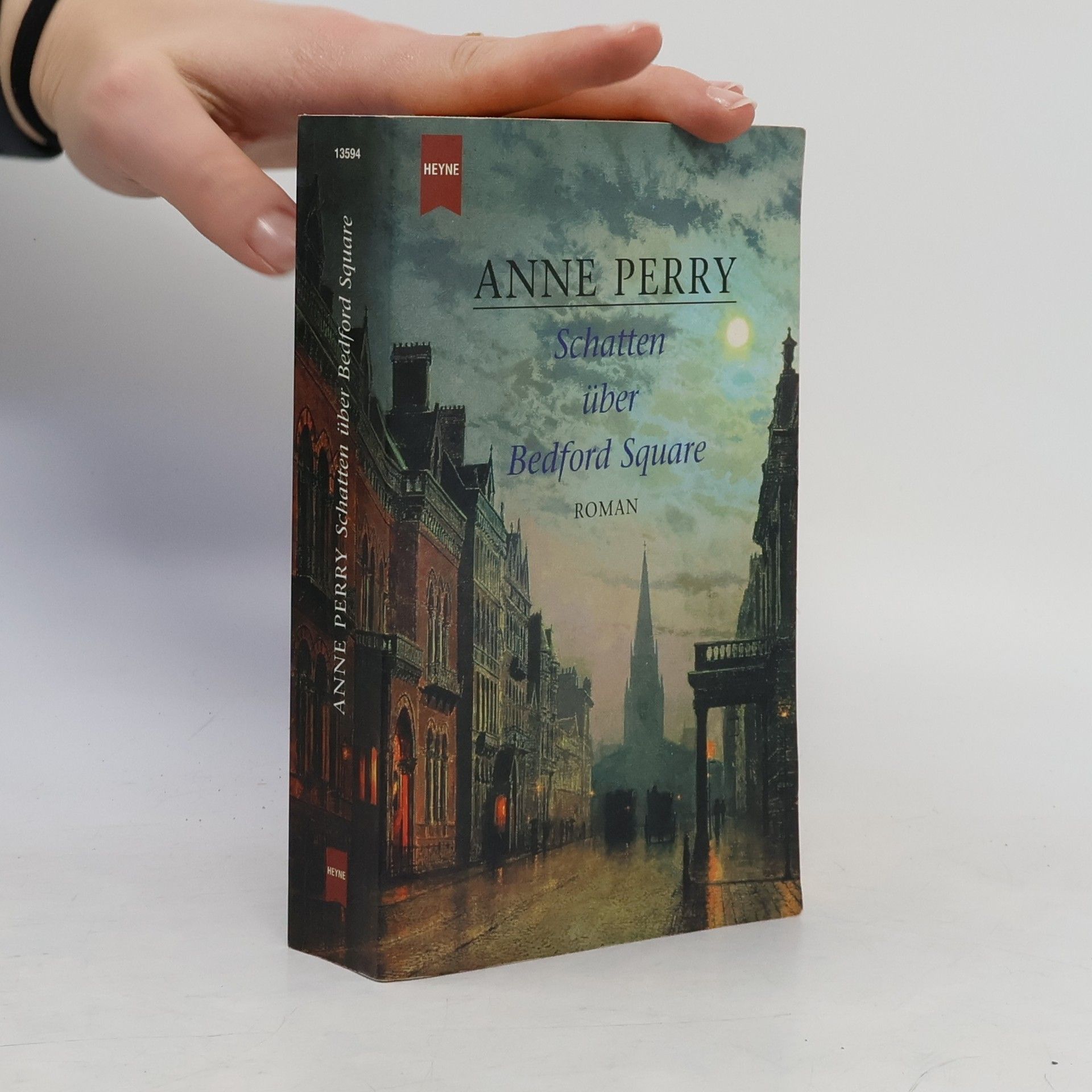 Anne Perry Schatten über Bedford Square