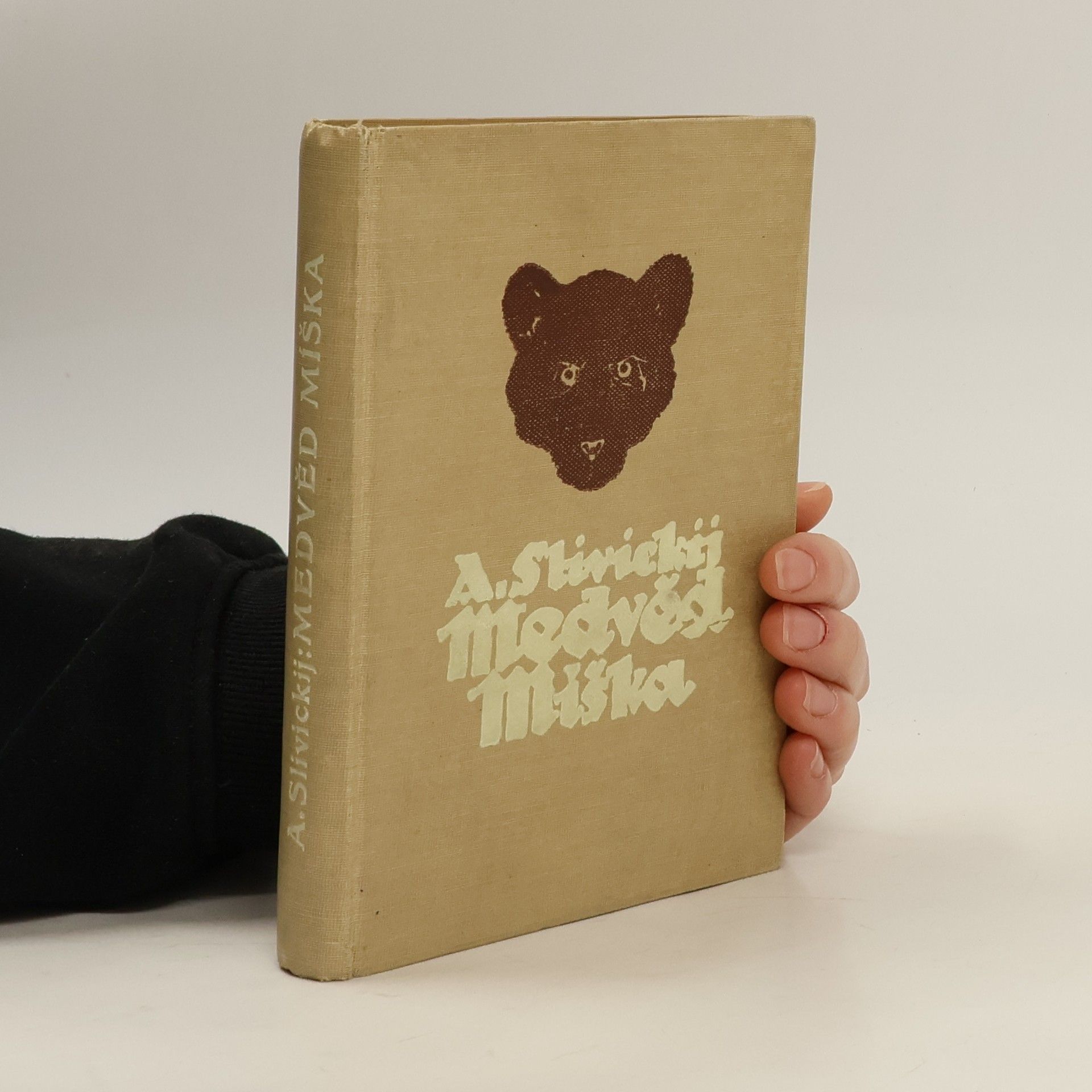 Aleksej Slivickij Medvěd Míška