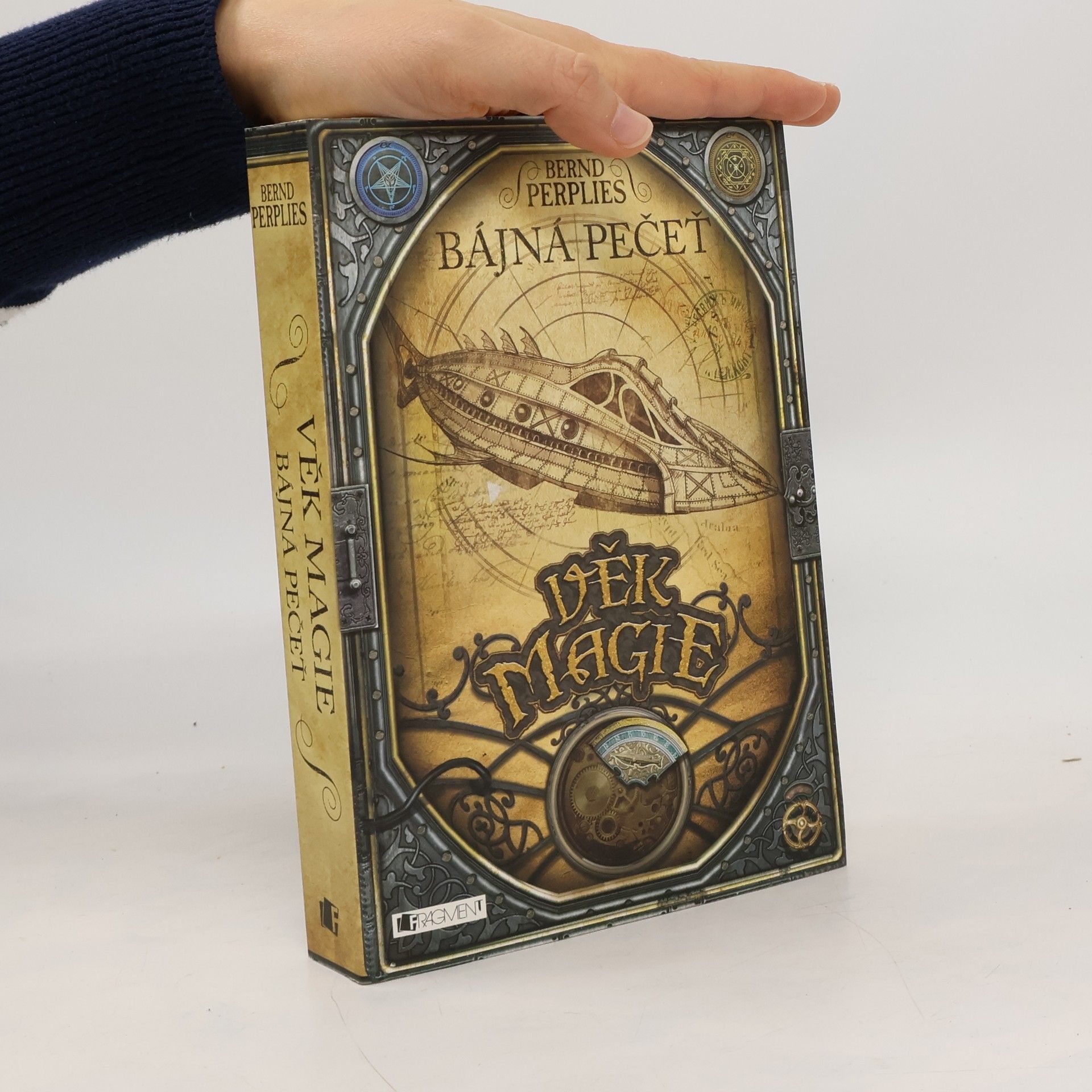 Bernd Perplies Věk magie. Bájná pečeť