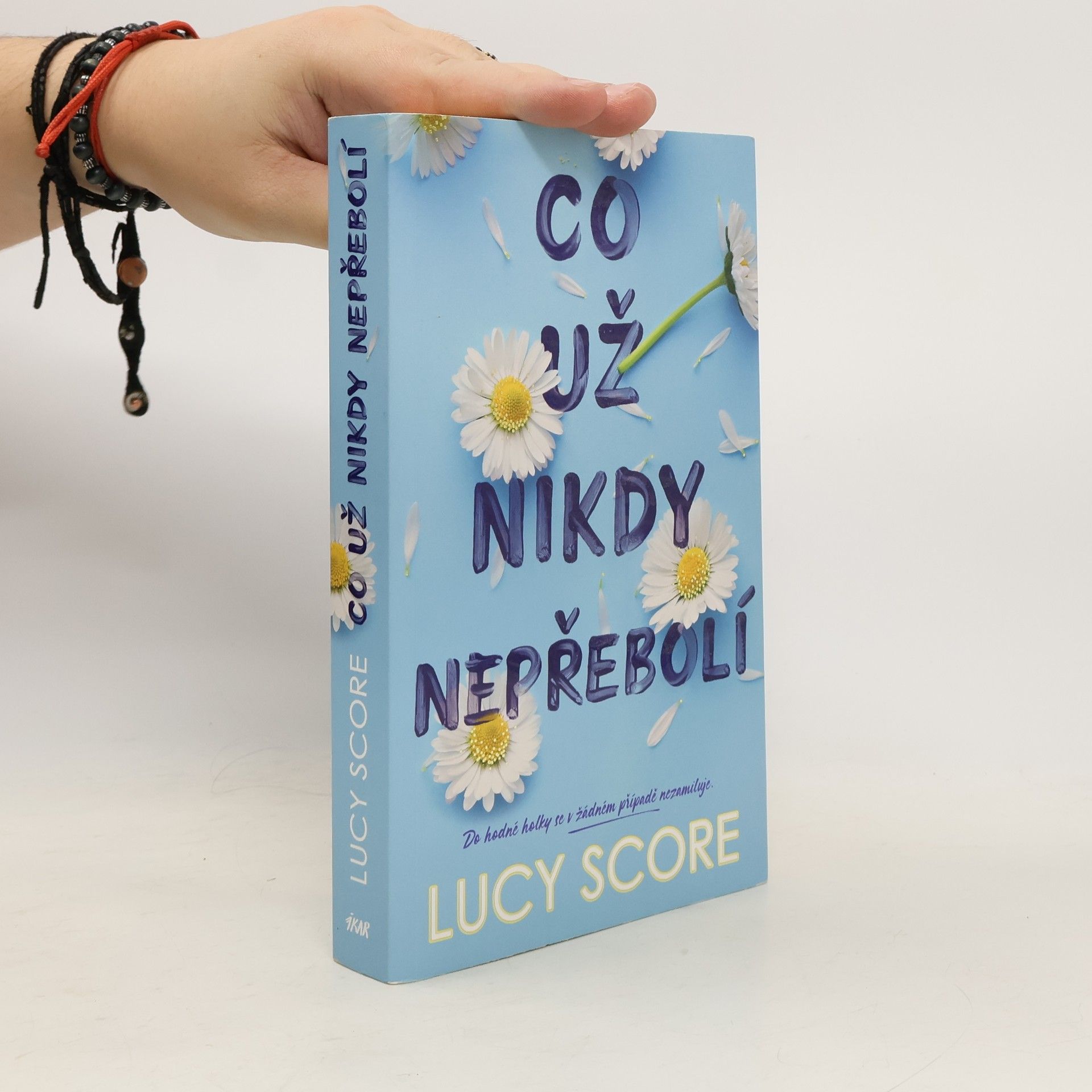 Lucy Score Co už nikdy nepřebolí