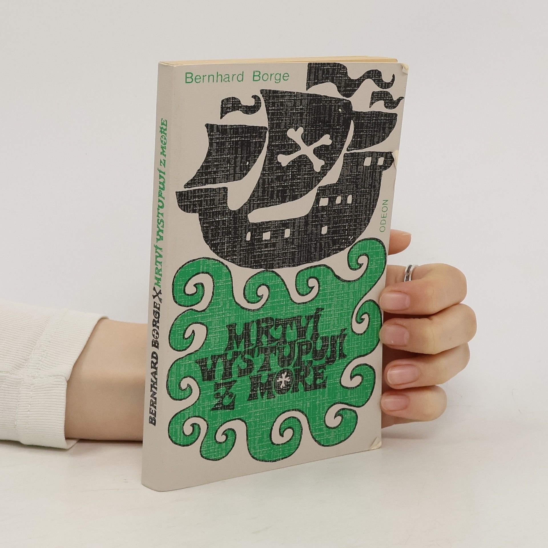 Mrtví vystupují z moře