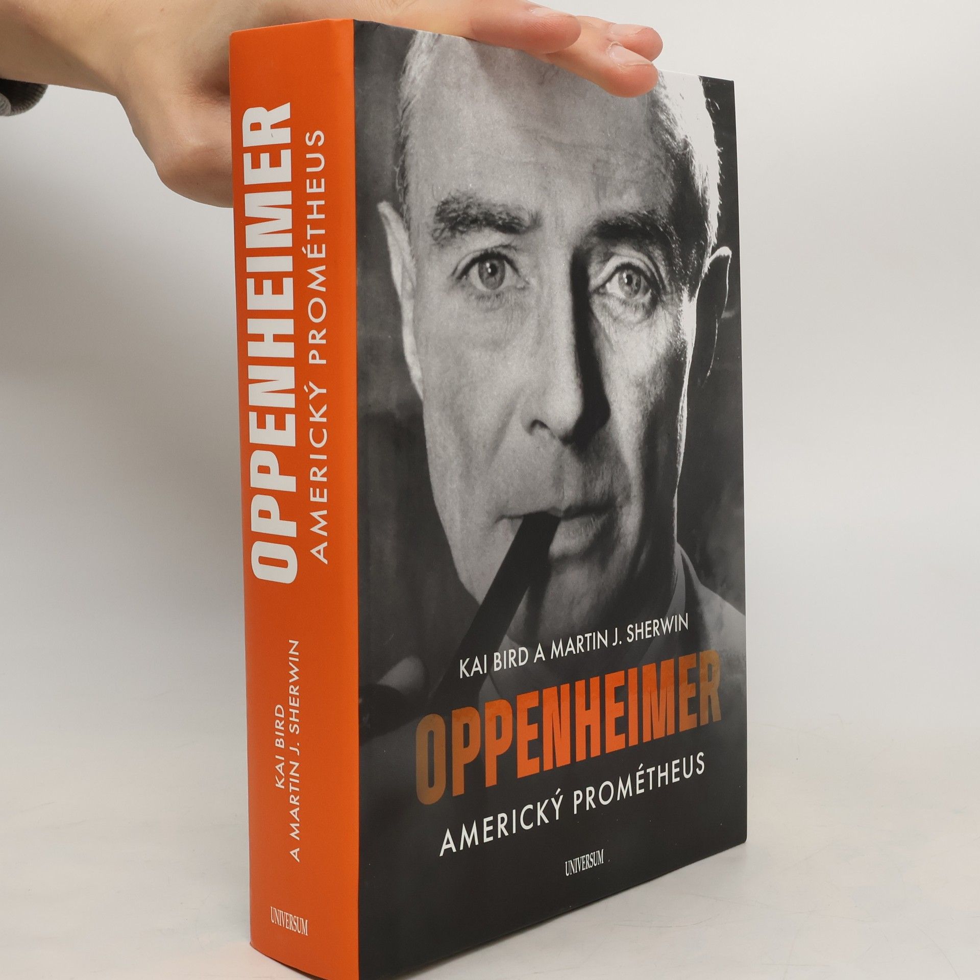 Kai Bird Oppenheimer. Americký Prométheus