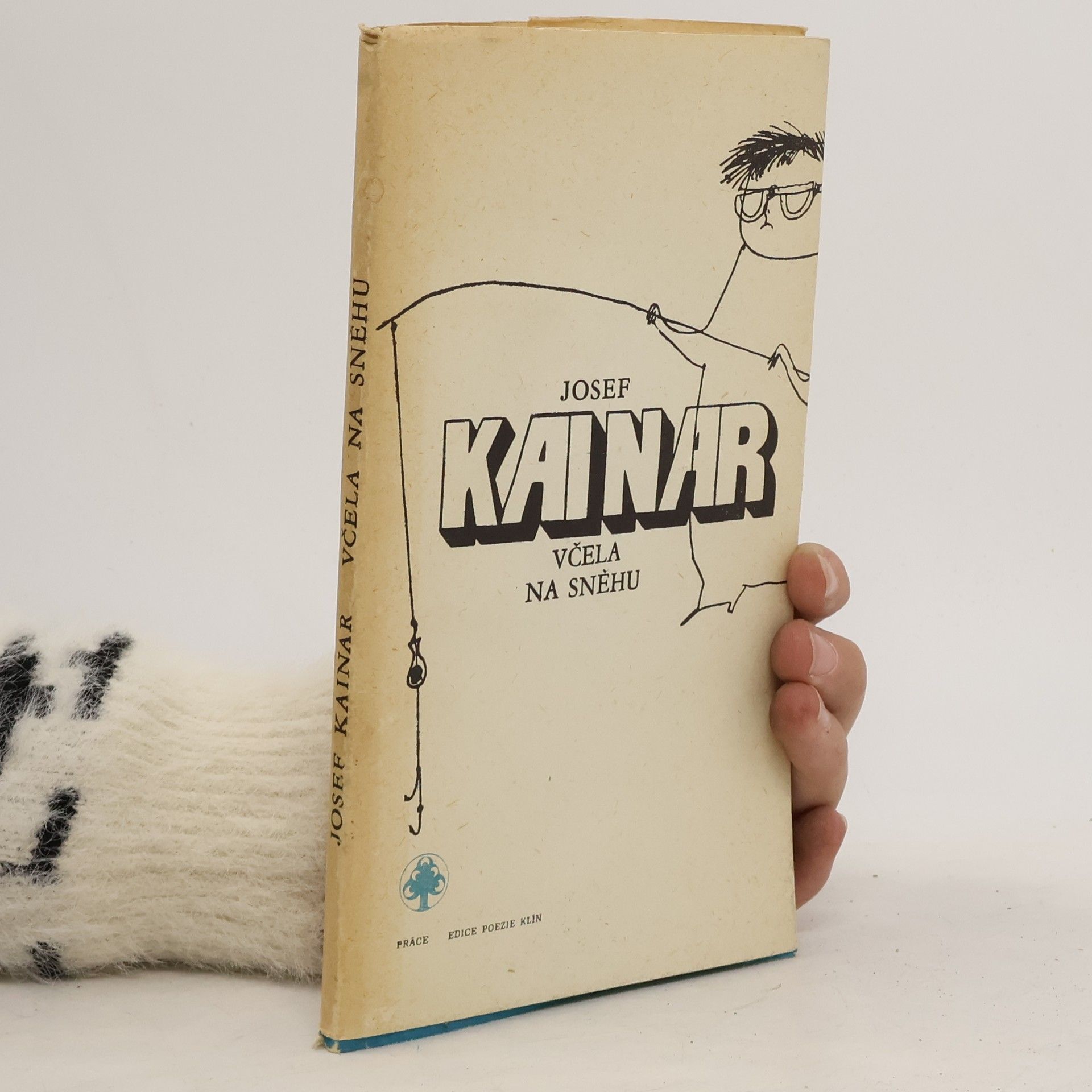 Josef Kainar Včela na sněhu