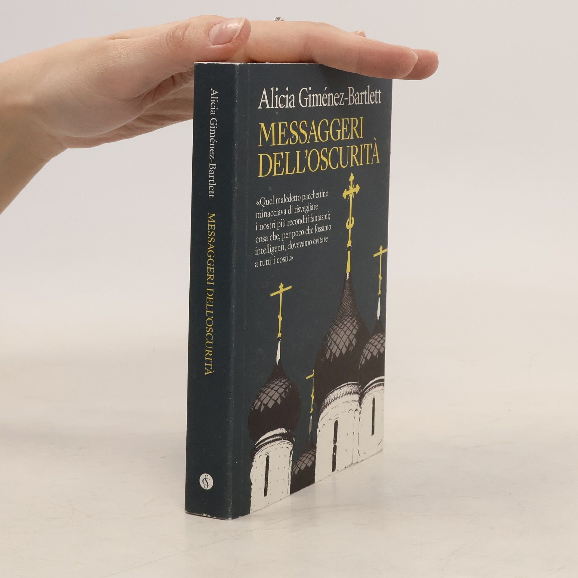 Alicia Giménez-Bartlett Messaggeri dell'oscurità