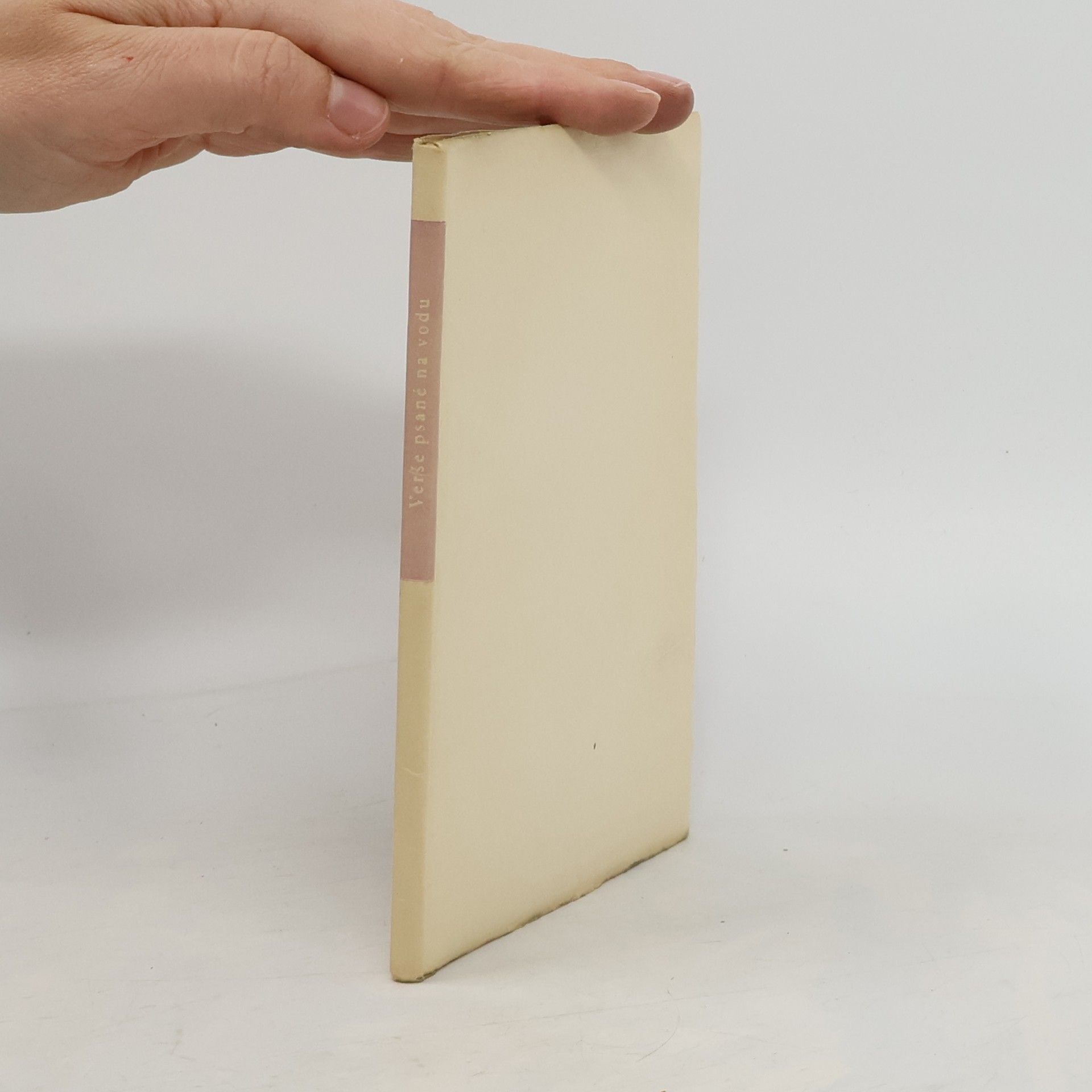 Autores varios Verše psané na vodu