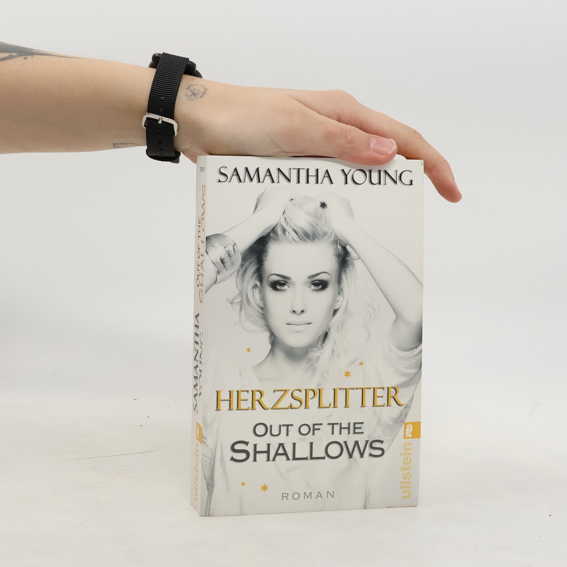 Samantha Young Out of the shallows