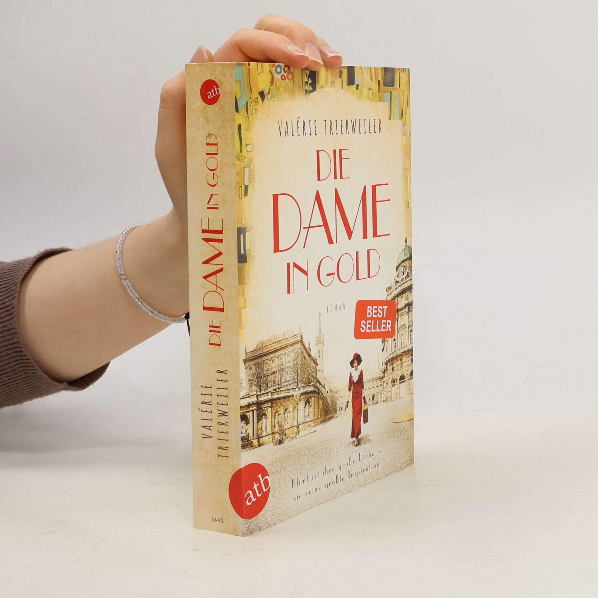 Valérie Trierweiler Die Dame in Gold