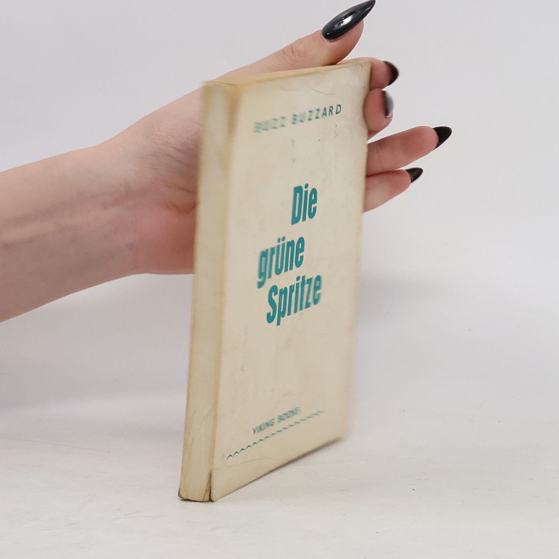 Buzz Buzzard Die grüne Spritze