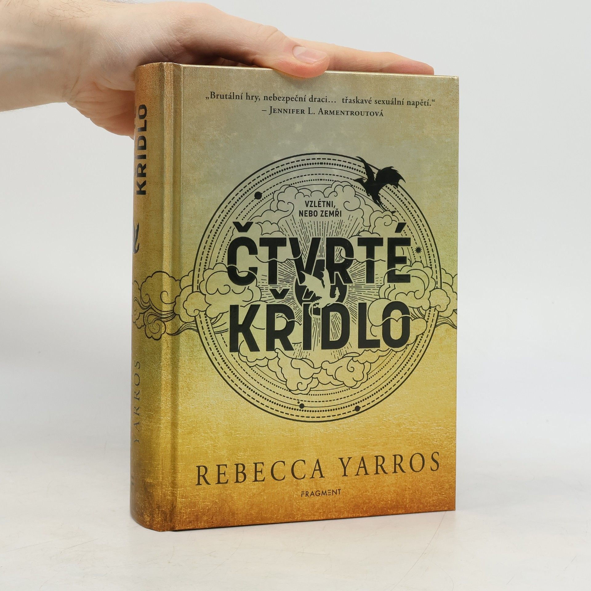 Rebecca Yarros Čtvrté křídlo