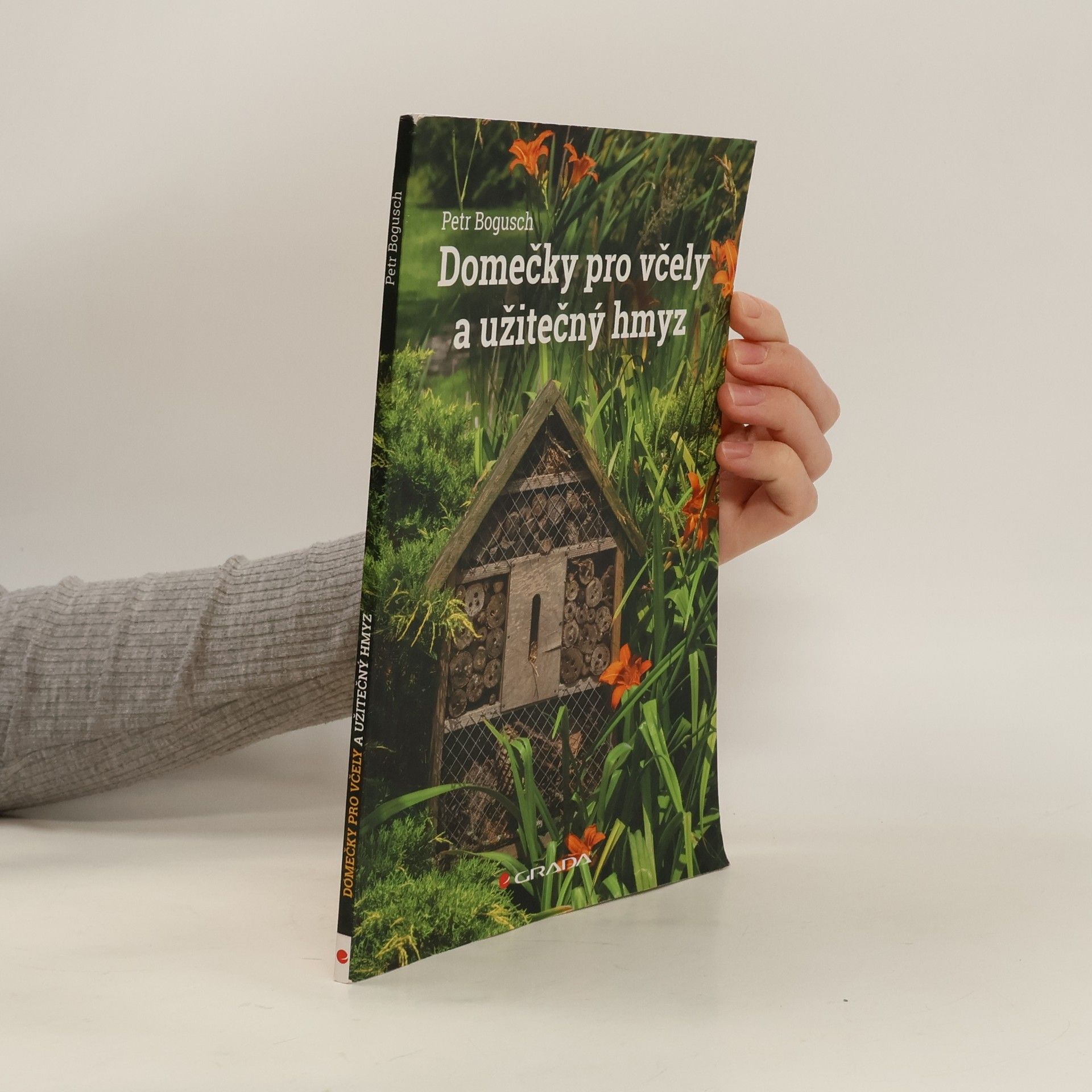 Domečky pro včely a užitečný hmyz