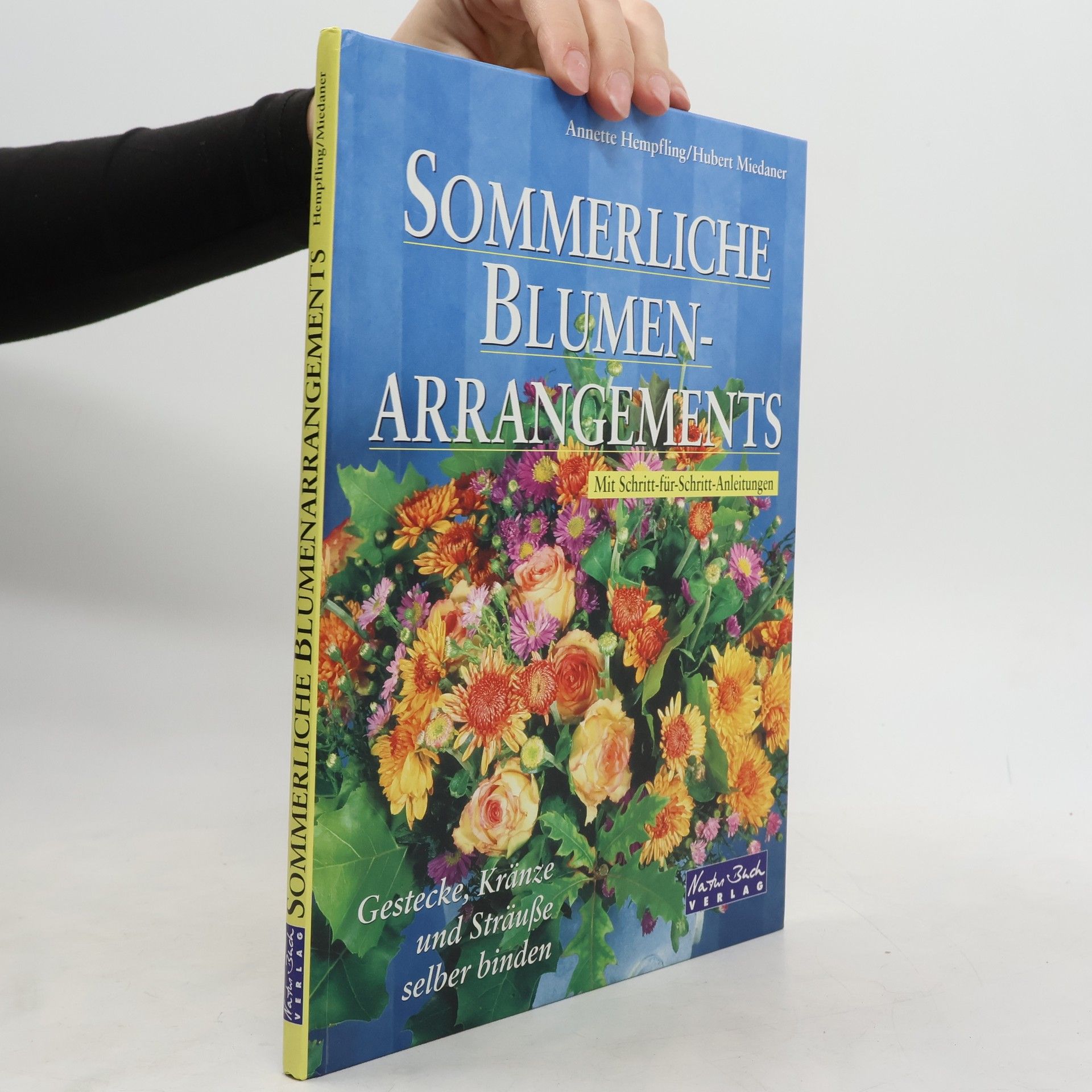 Sommerliche Blumenarrangements