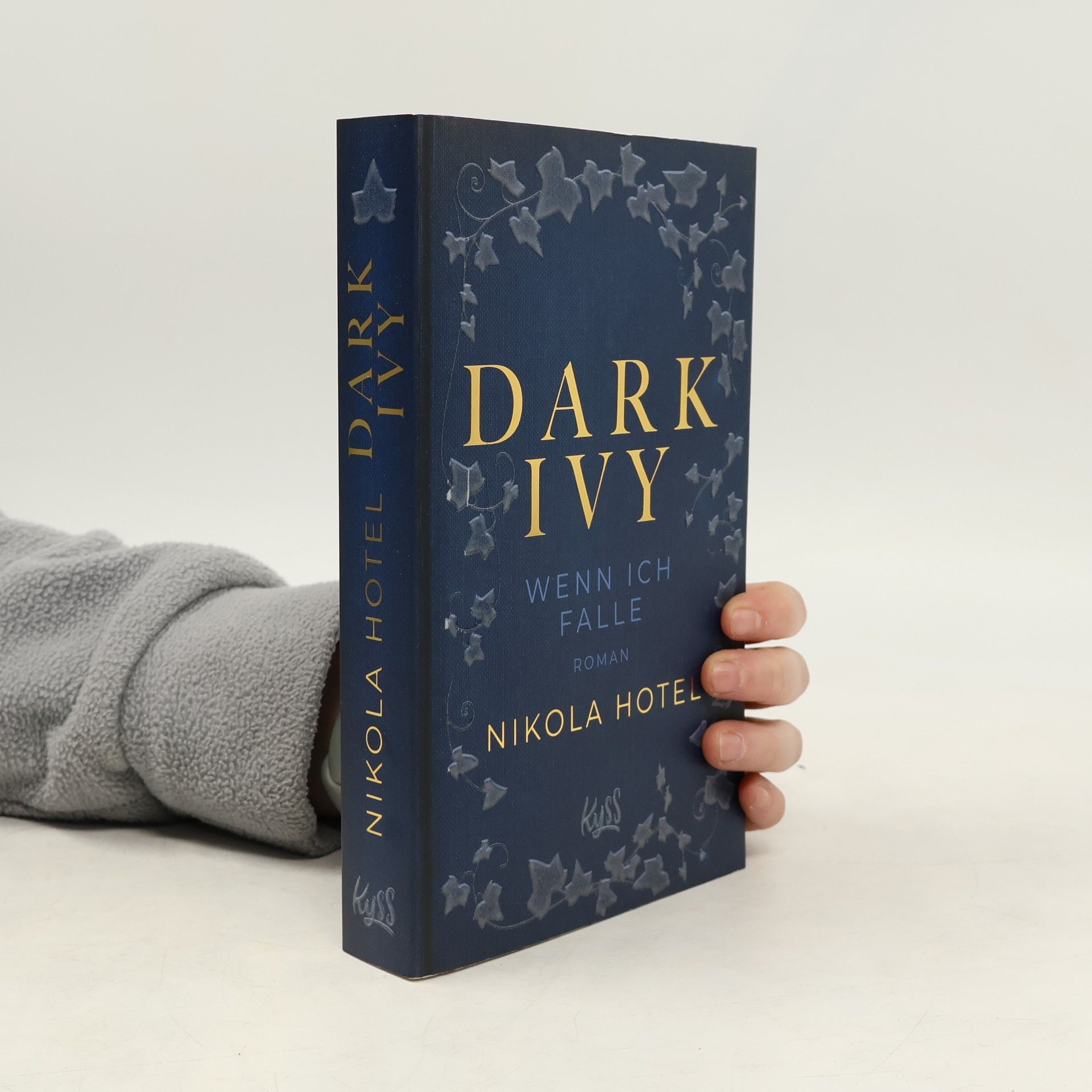 Nikola Hotel Dark Ivy - Wenn ich falle