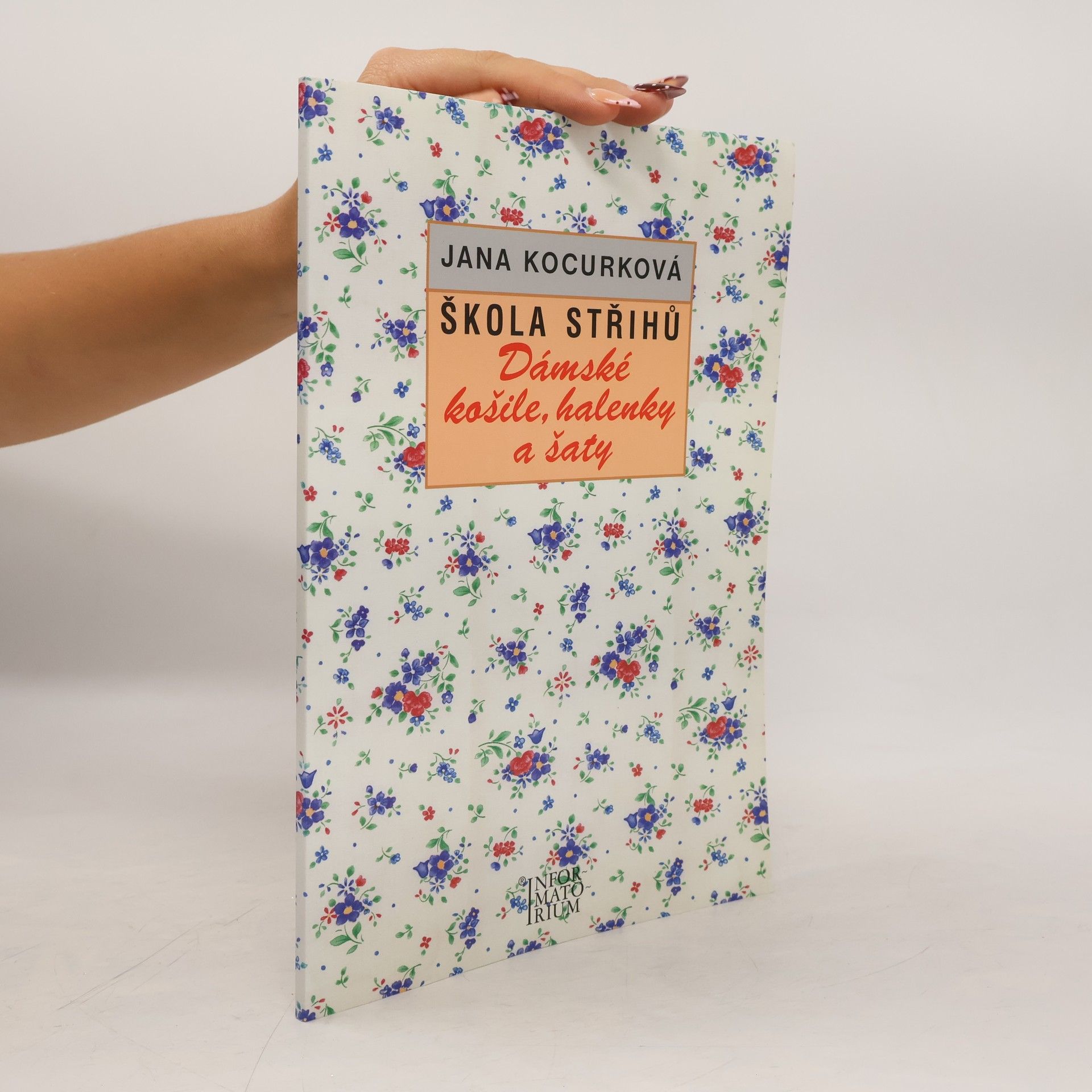 Jana Kocurková Škola střihů - Dámské košile, halenky a šaty