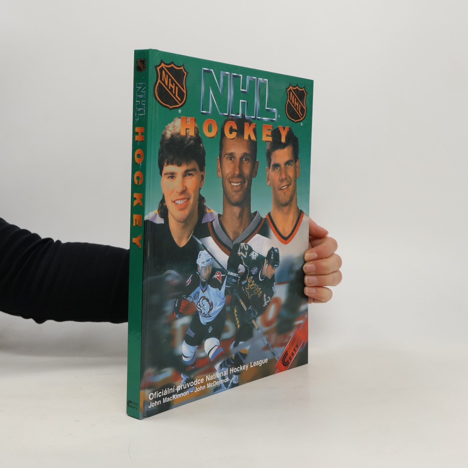 John Mackinnon NHL hockey. Oficiální průvodce National Hockey League