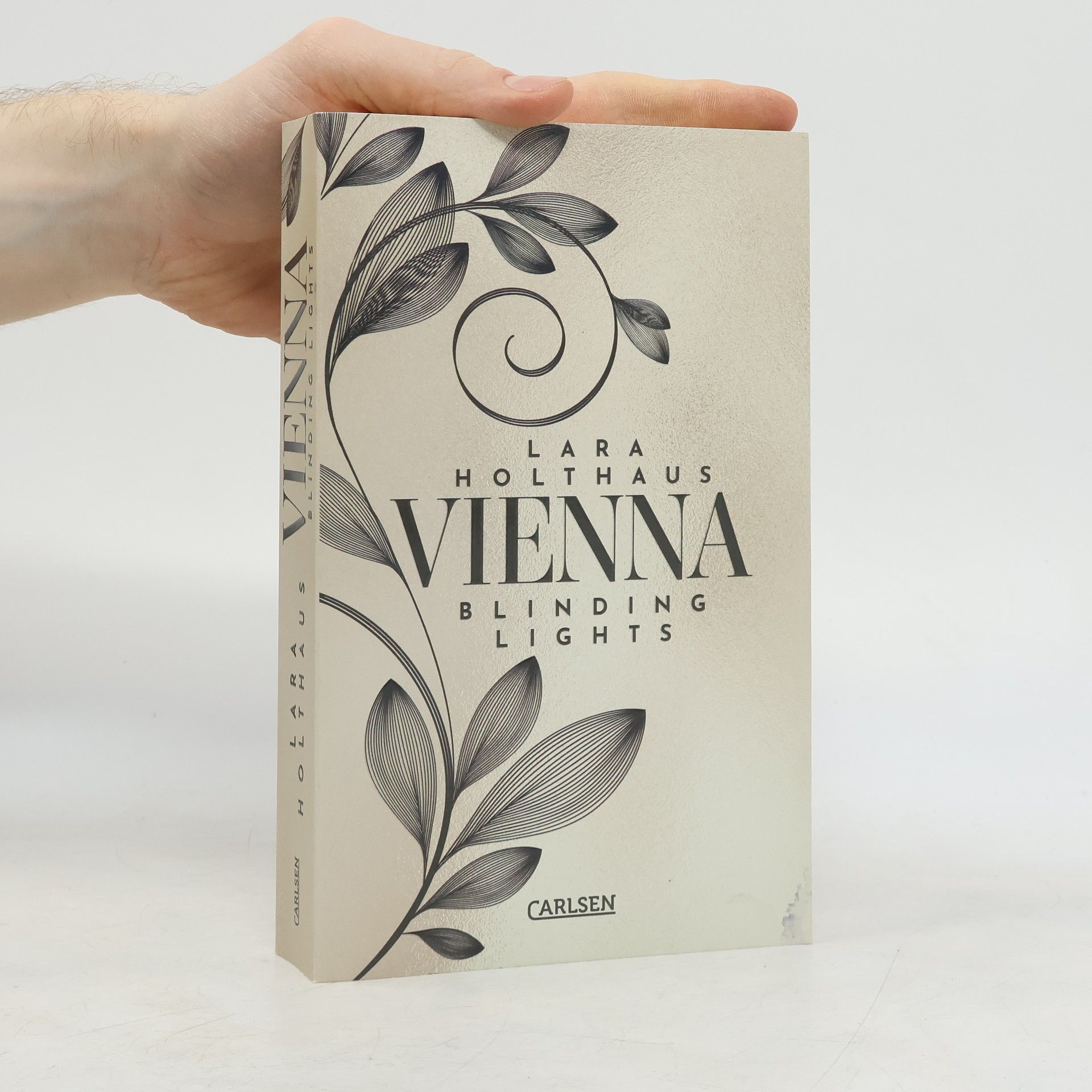Lara Holthaus Vienna. Blinding Lights
