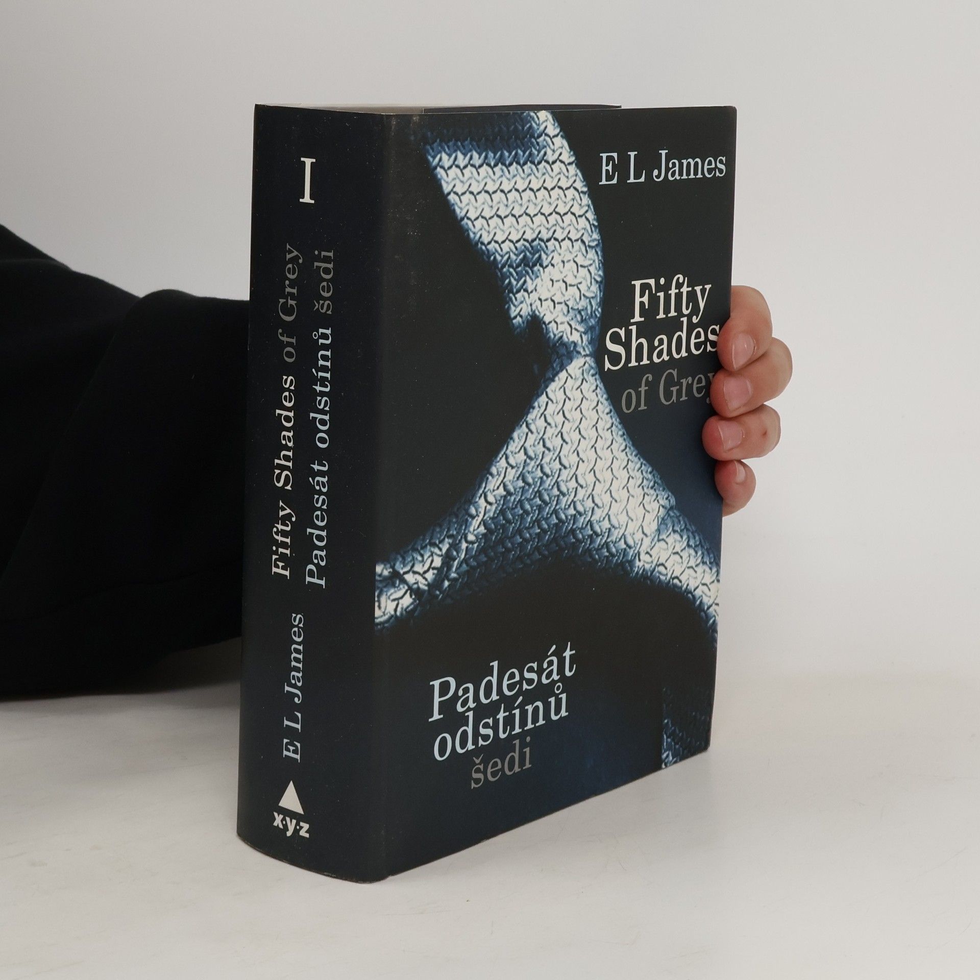 E. L. James Padesát odstínů šedi