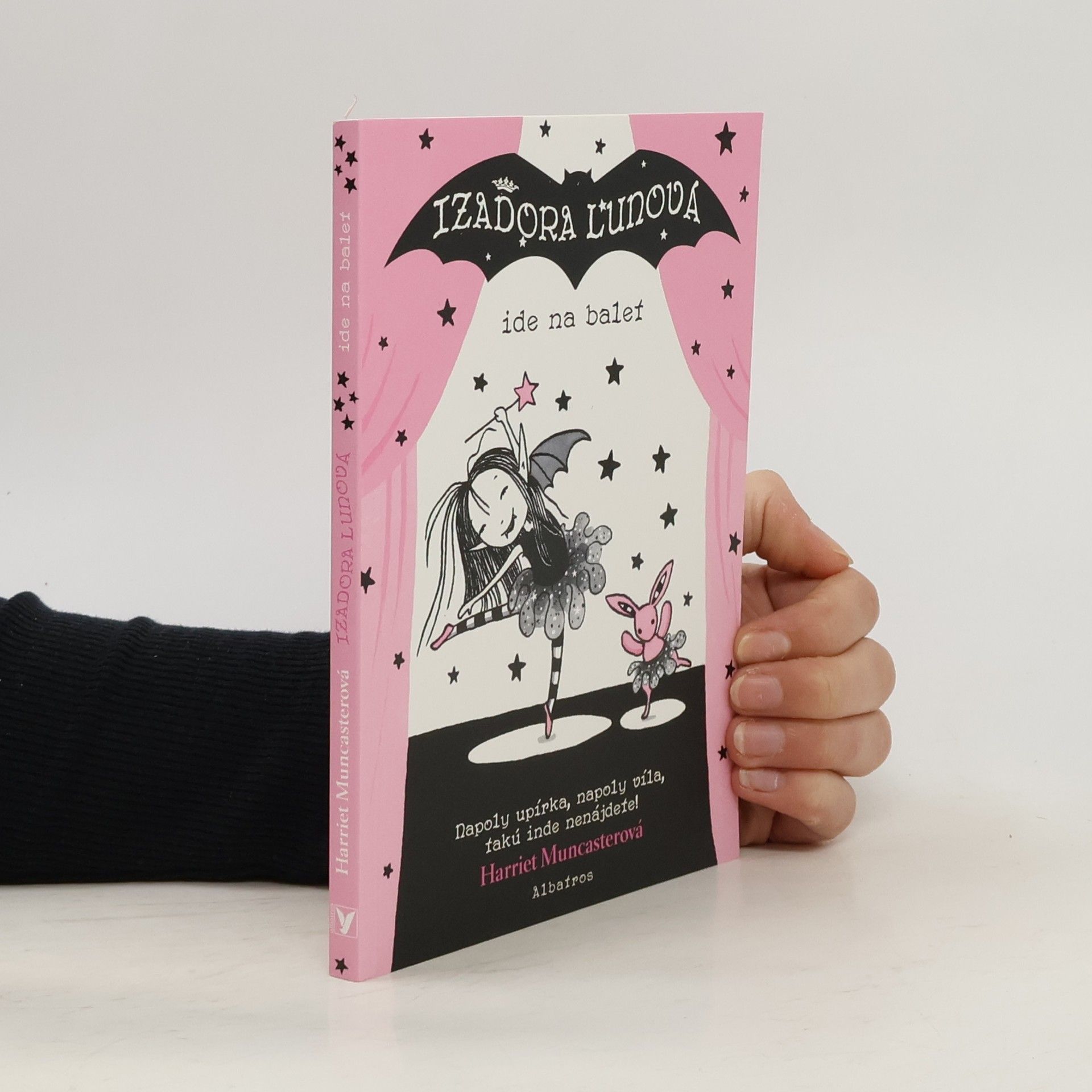 Harriet Muncaster Izadora Lunová ide na balet