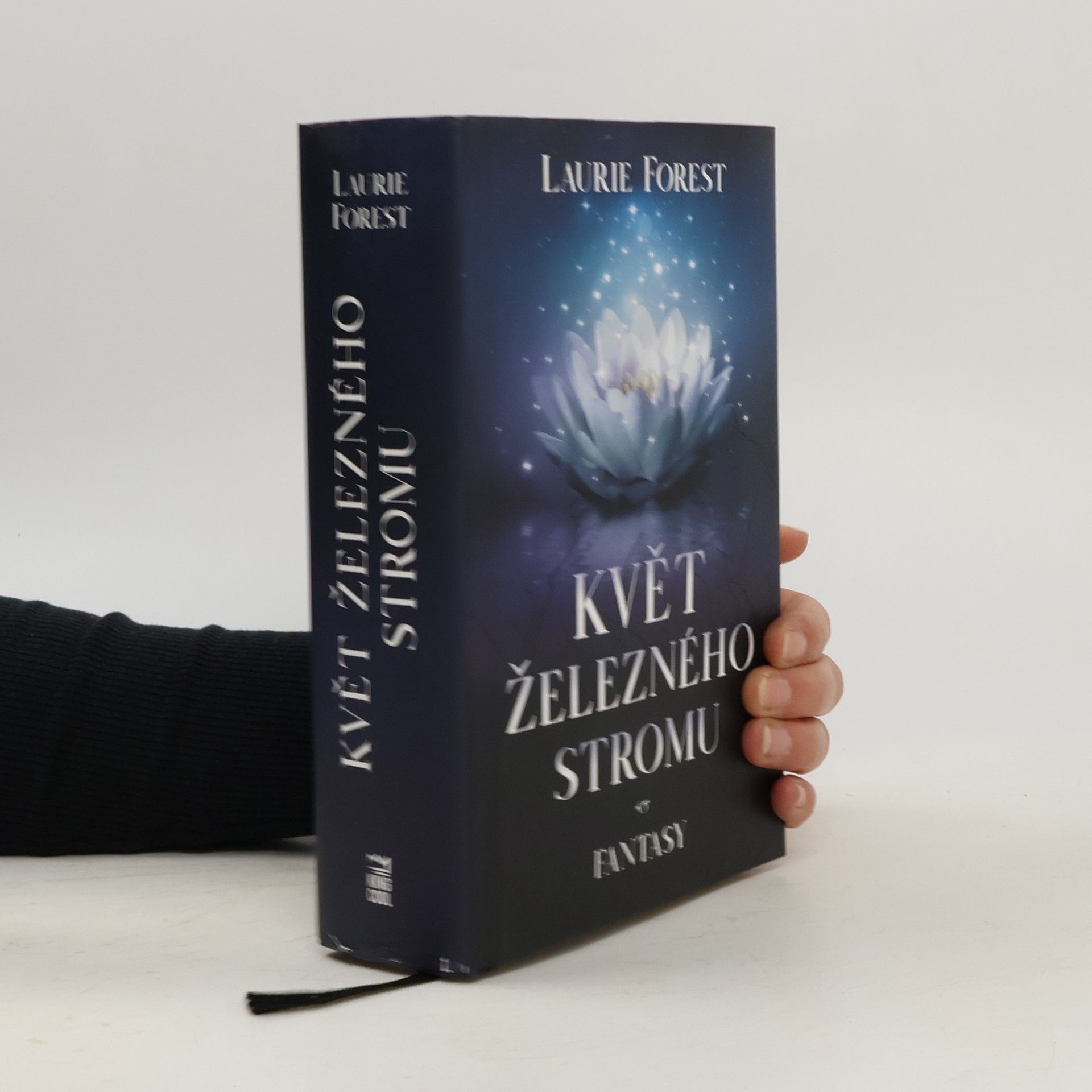 Laurie Forest Květ železného stromu