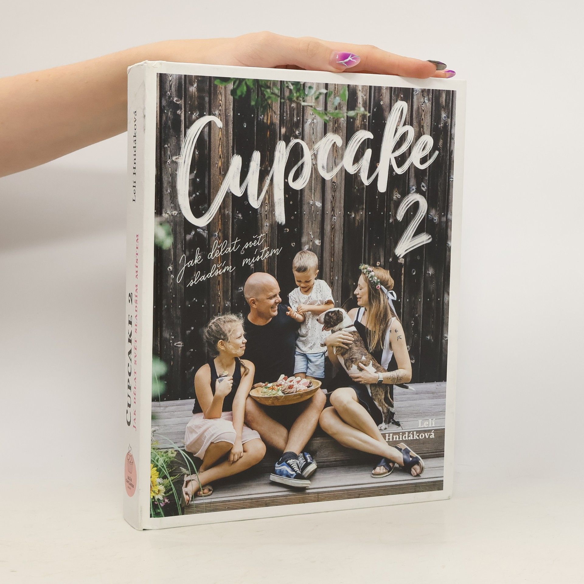 Lelí Hnidáková Cupcake 2