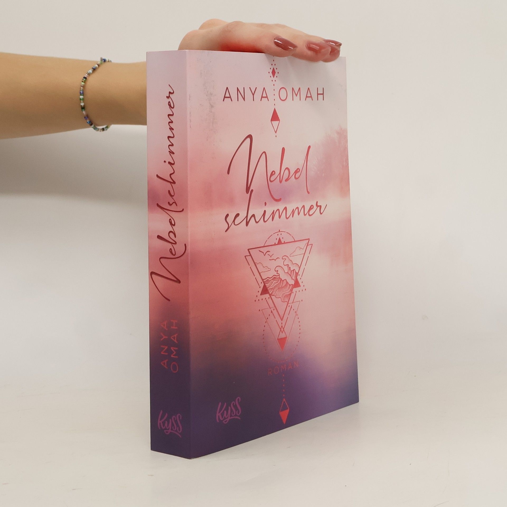 Anya Omah Nebelschimmer