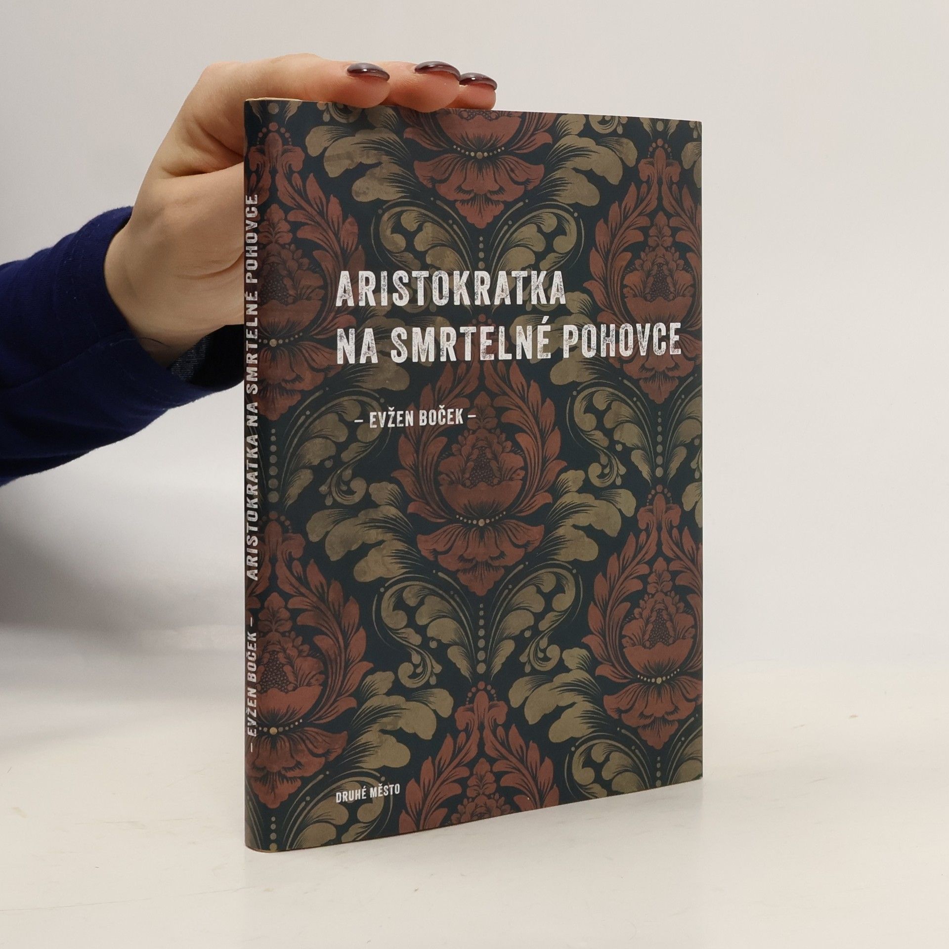 Aristokratka na smrtelné pohovce