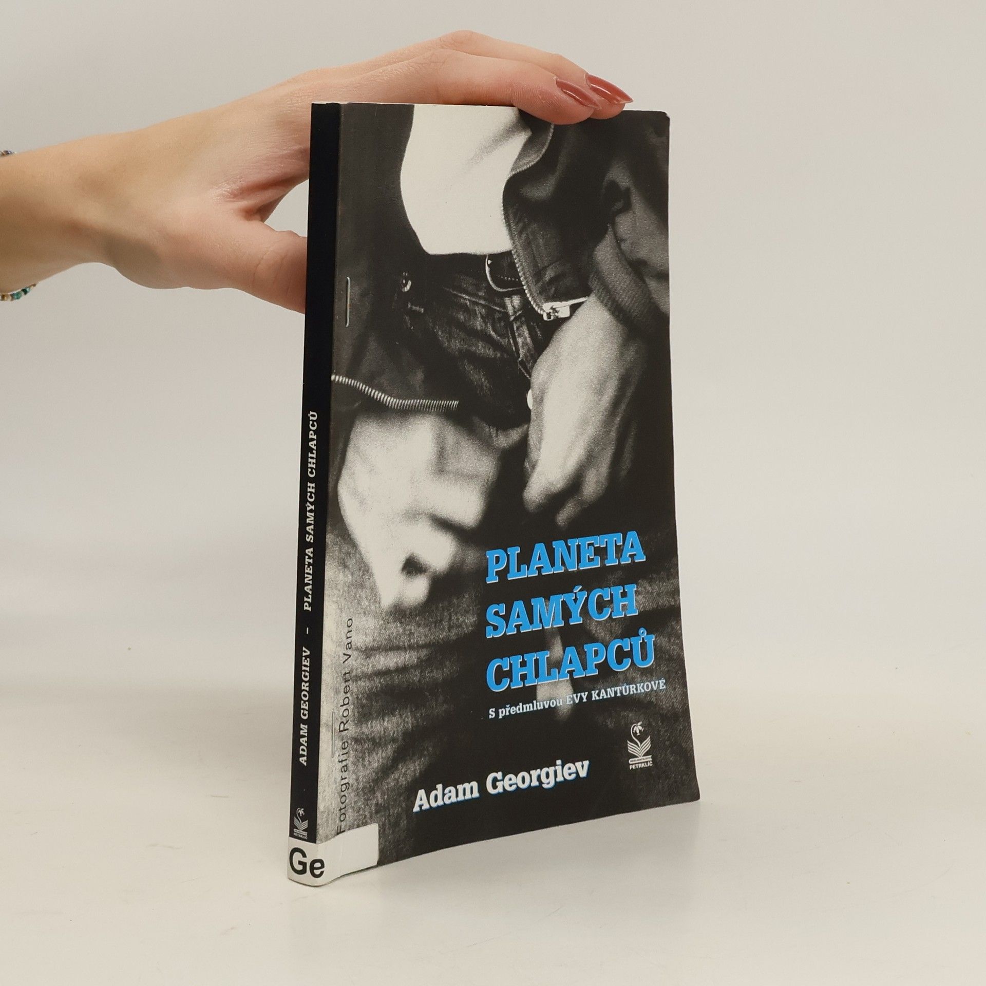Adam Georgiev Planeta samých chlapců