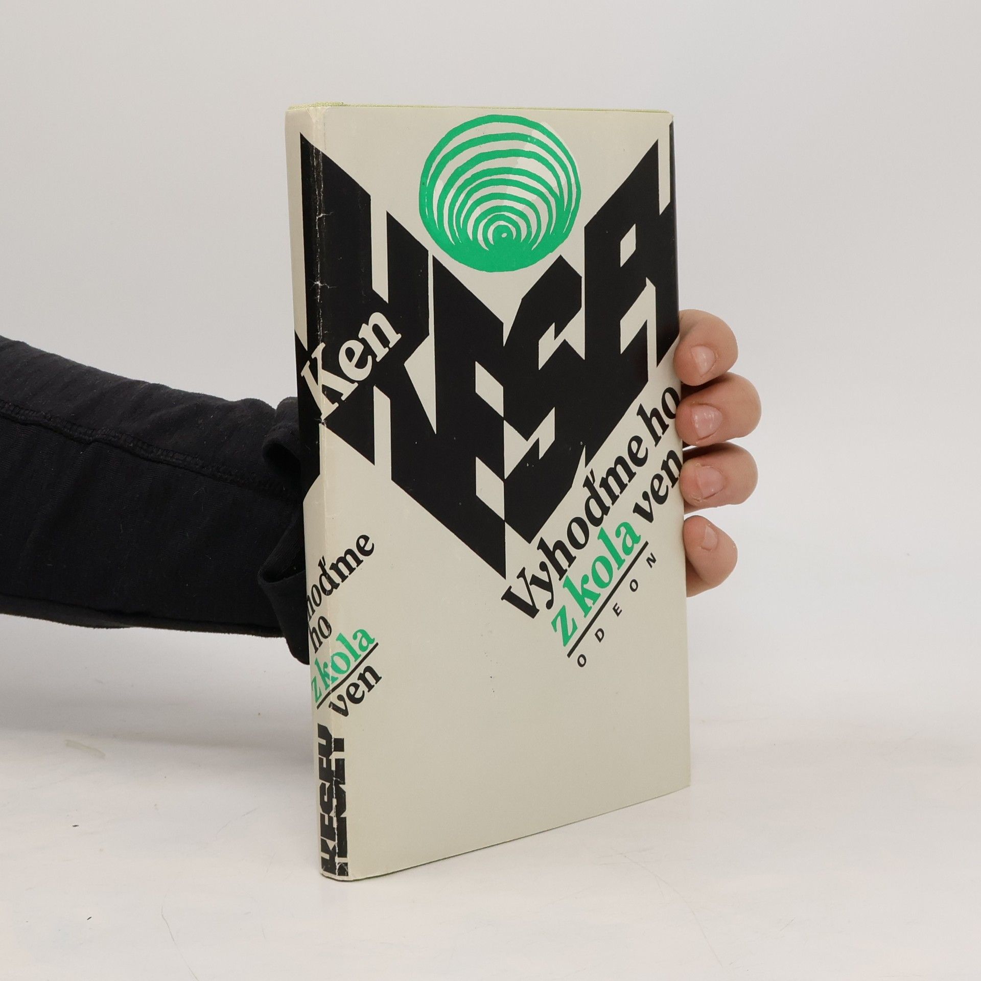 Vyhoďme ho z kola ven