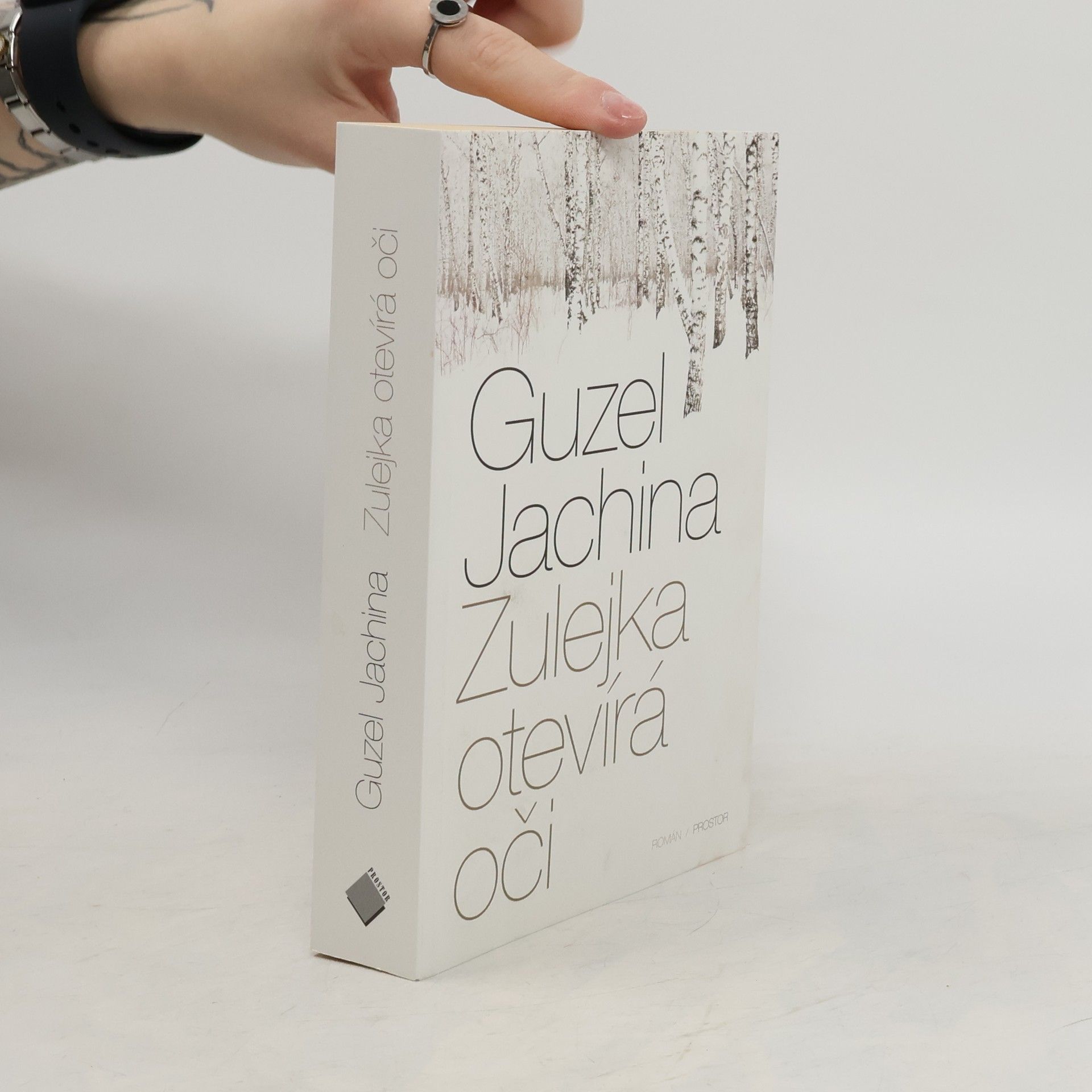 Zulejka otevírá oči