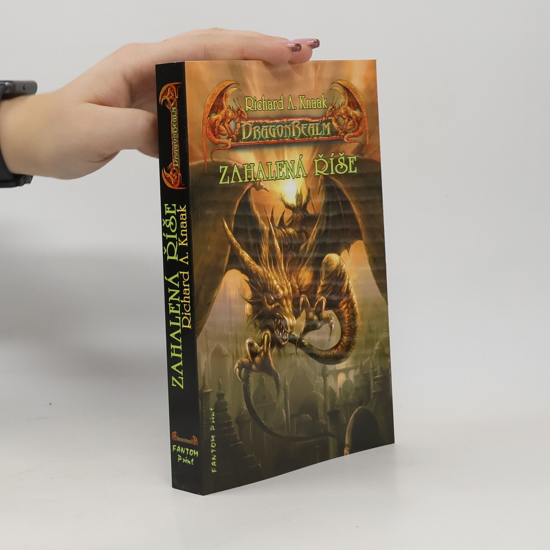 Richard A. Knaak Zahalená říše