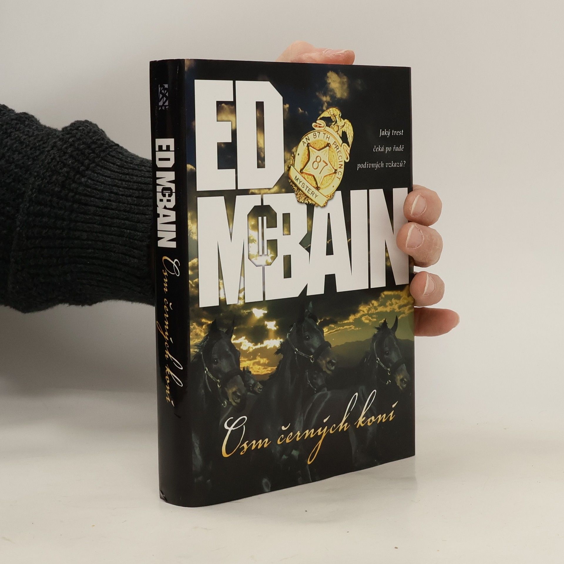 Ed McBain Osm černých koní : román z 87. revíru