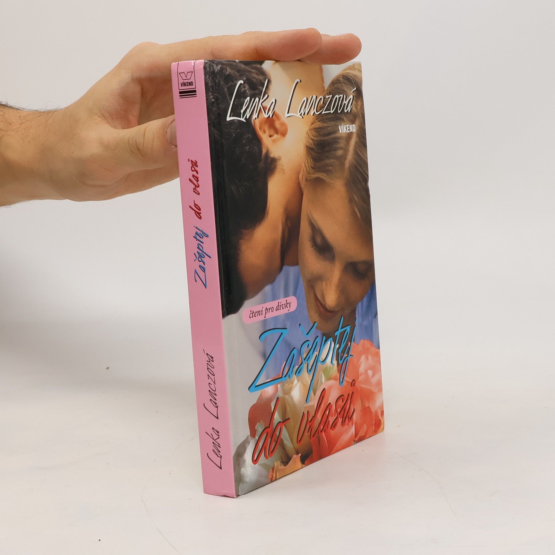 Lenka Lanczová Zašeptej do vlasů