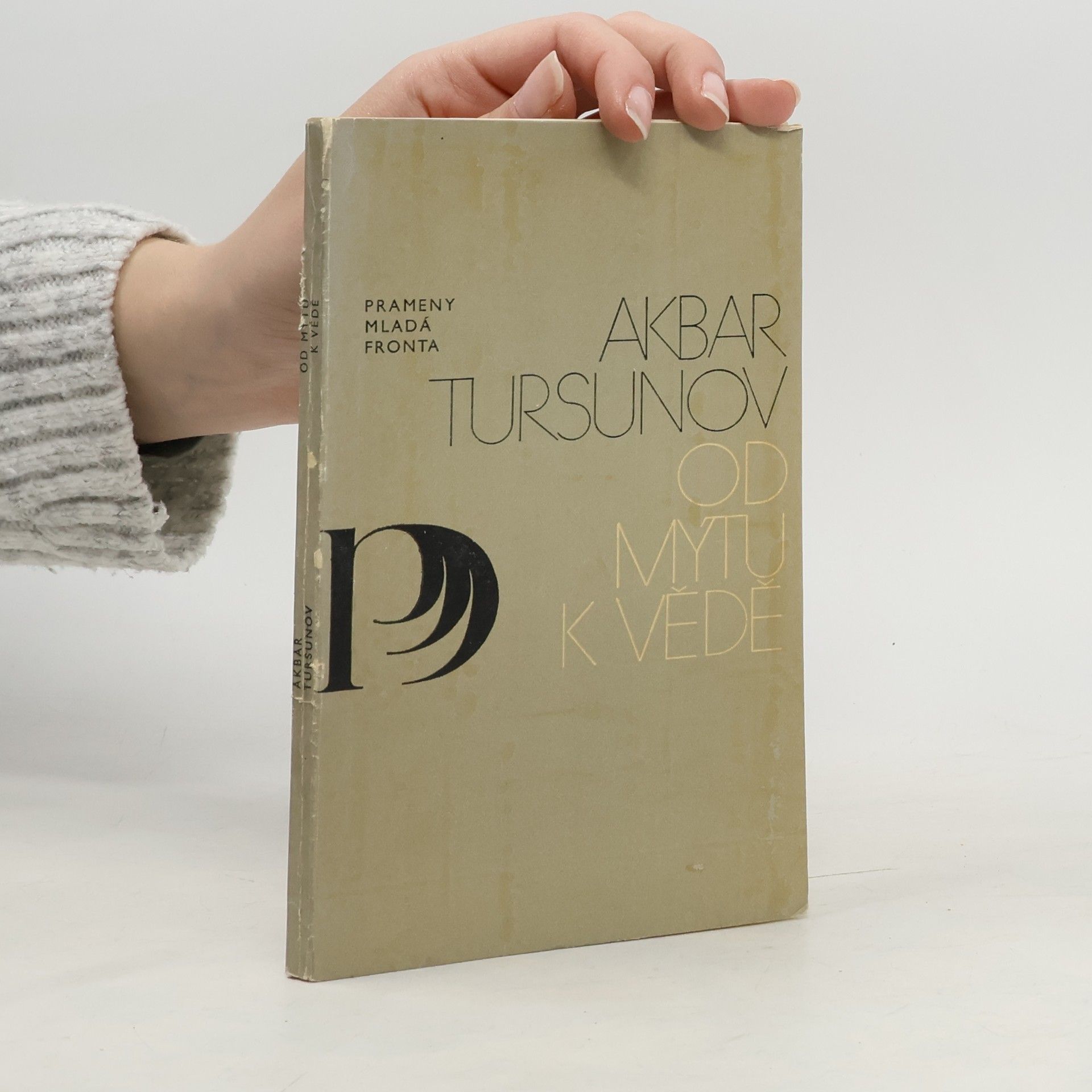 Akbar Tursunov Od mýtu k vědě : evoluce kosmologického obrazu