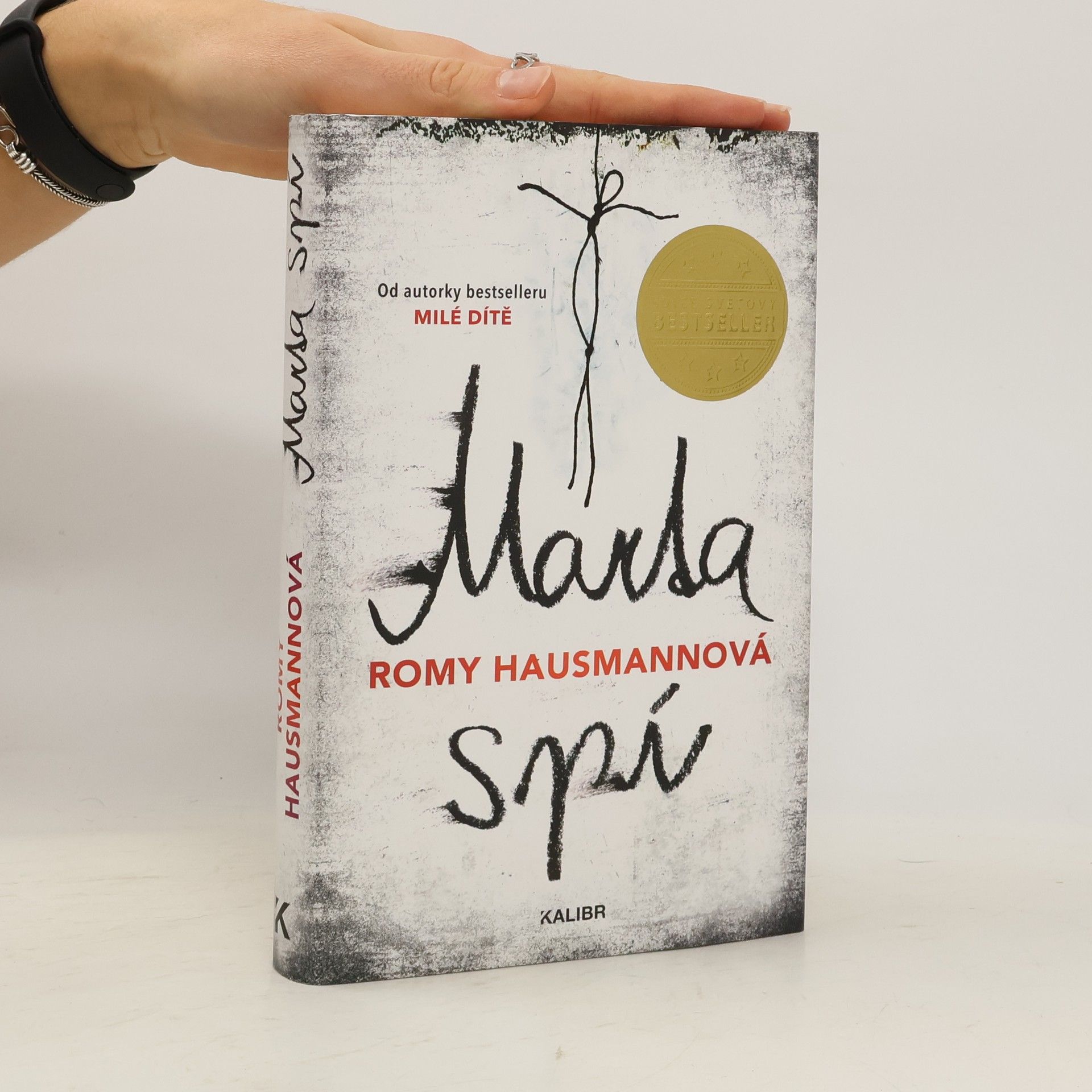 Romy Hausmann Marta spí