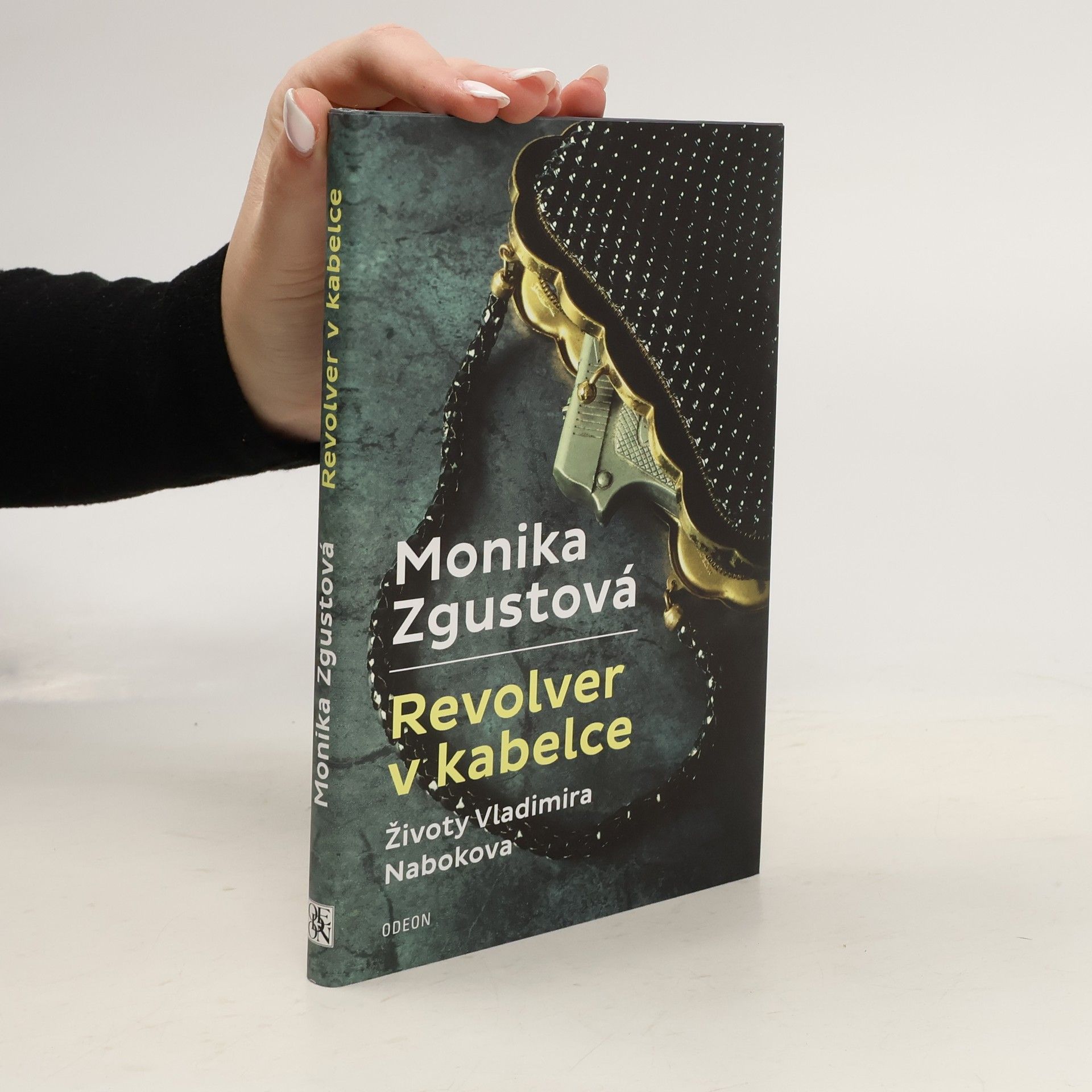 Revolver v kabelce – Životy Vladimira Nabokova