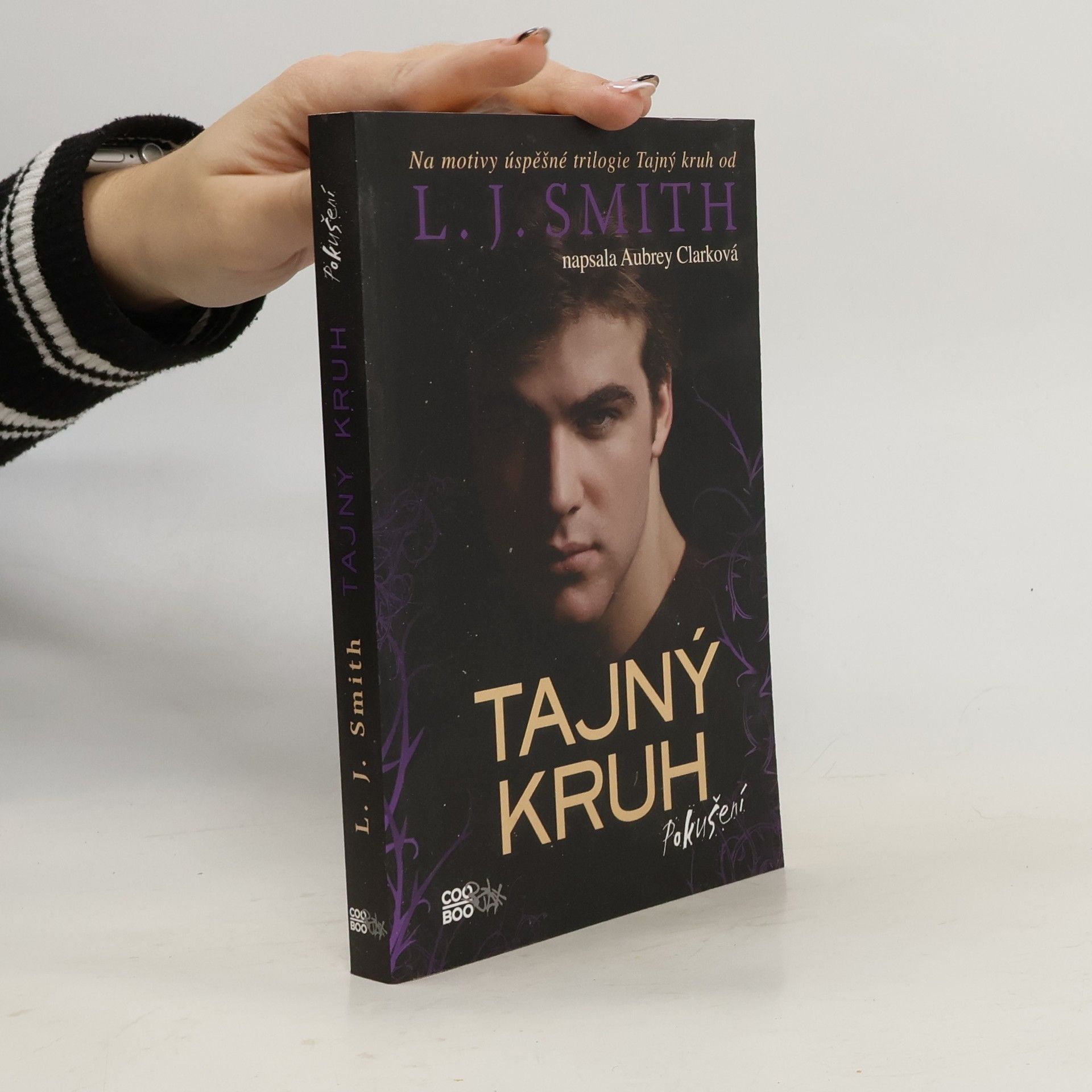 Lisa Jane Smith Tajný kruh. Pokušení