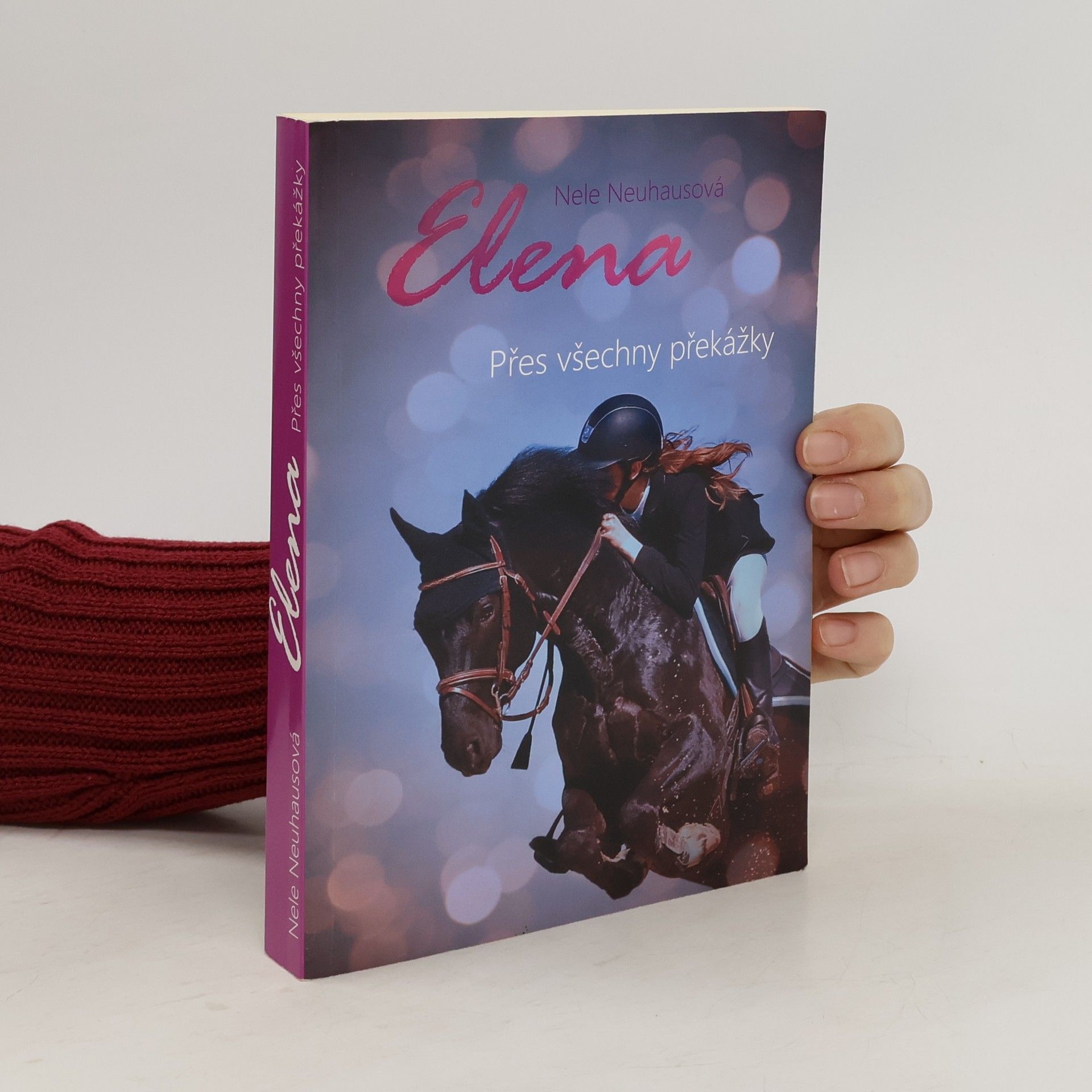 Nele Neuhaus Přes všechny překážky