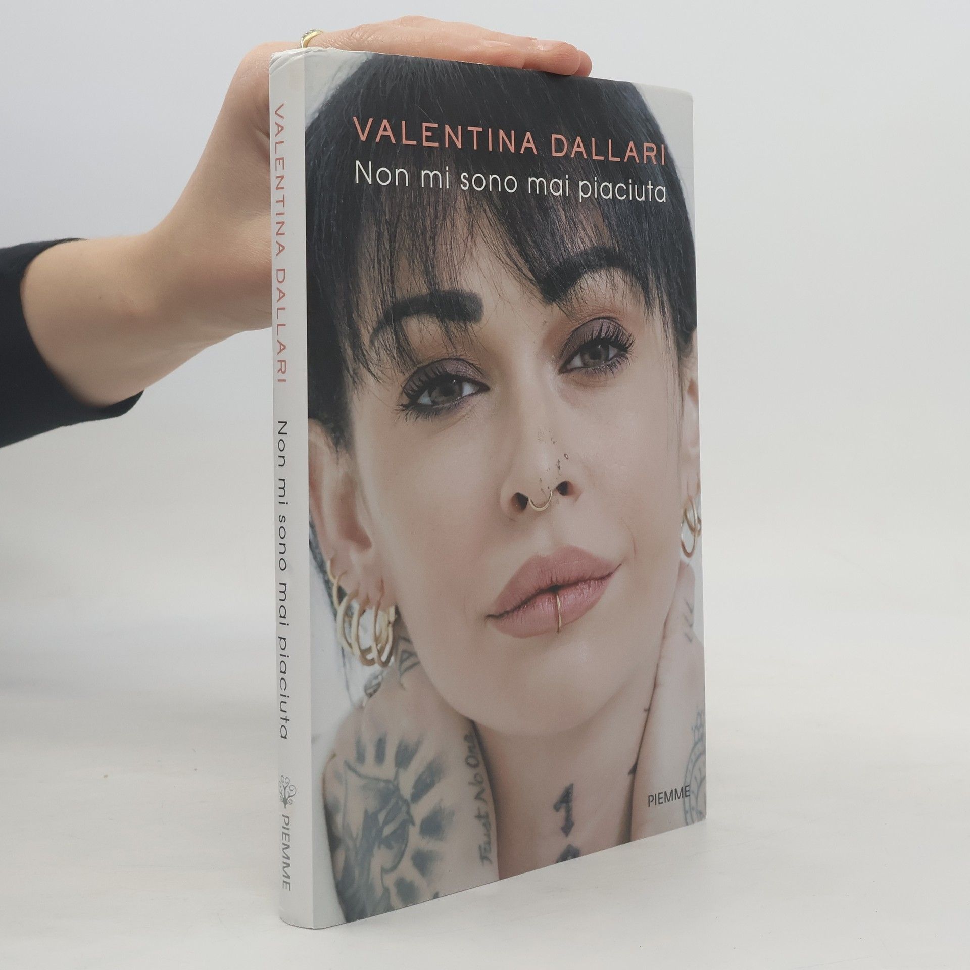 Valentina Dallari Non mi sono mai piaciuta