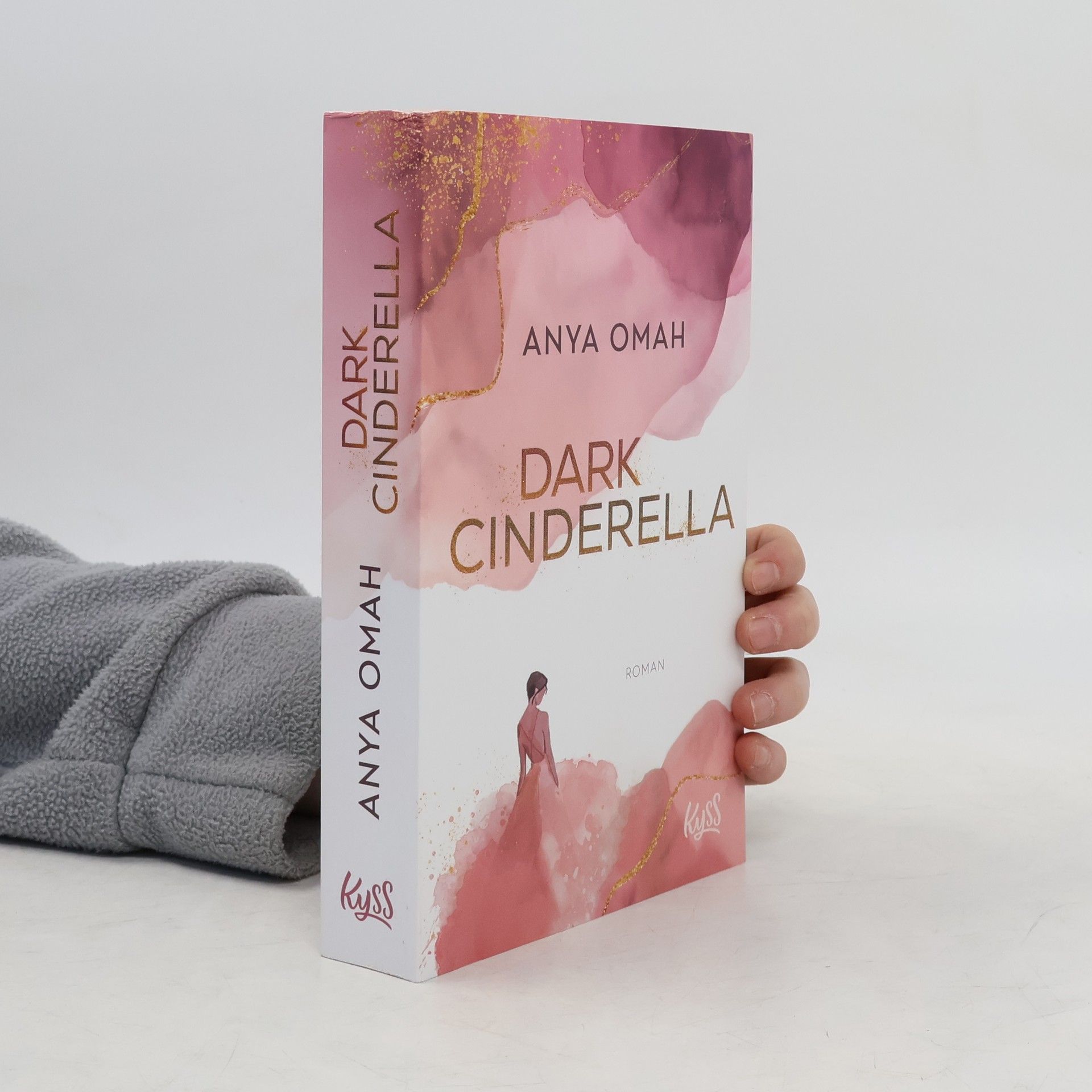 Anya Omah Dark Cinderella