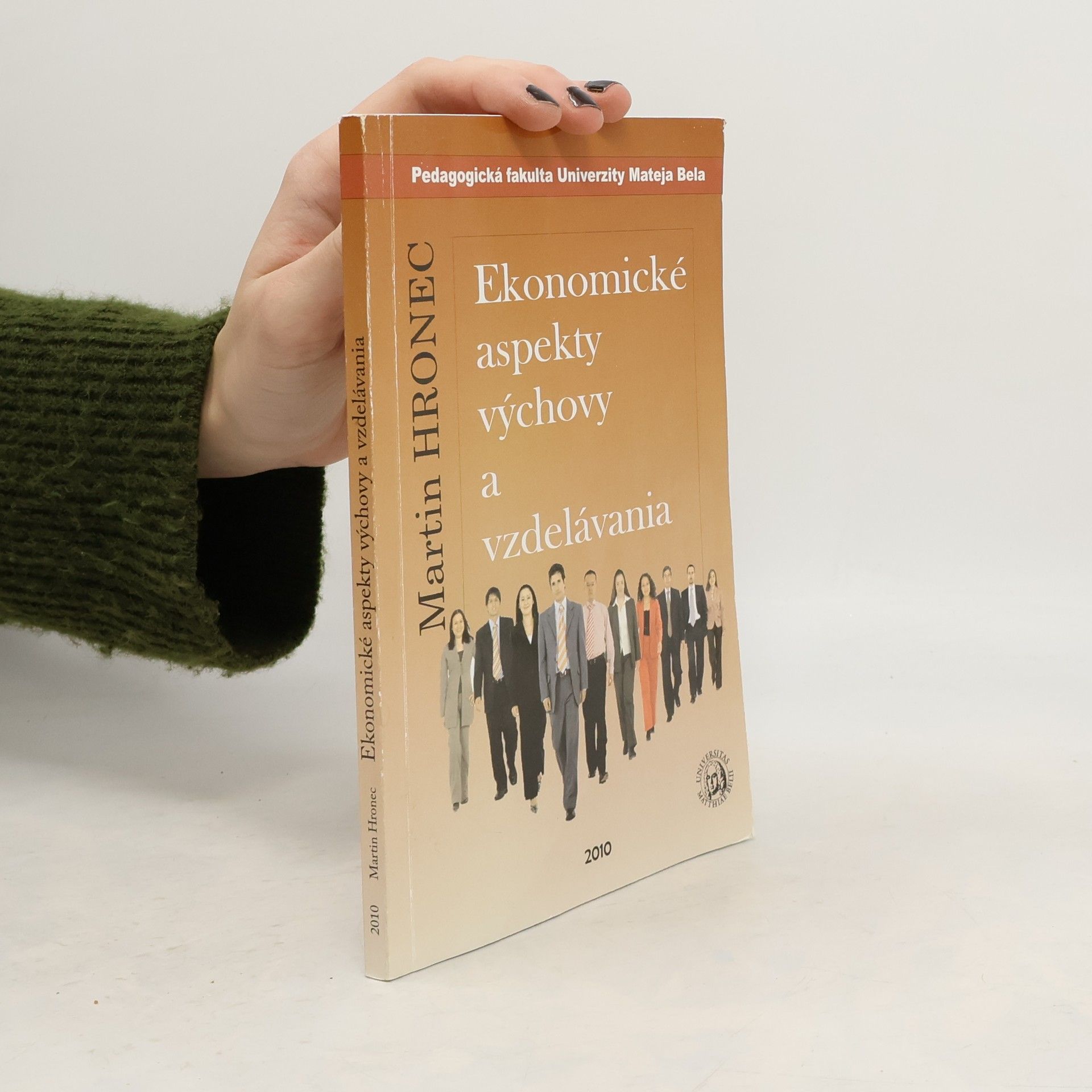 Martin Hronec Ekonomické aspekty výchovy a vzdelávania