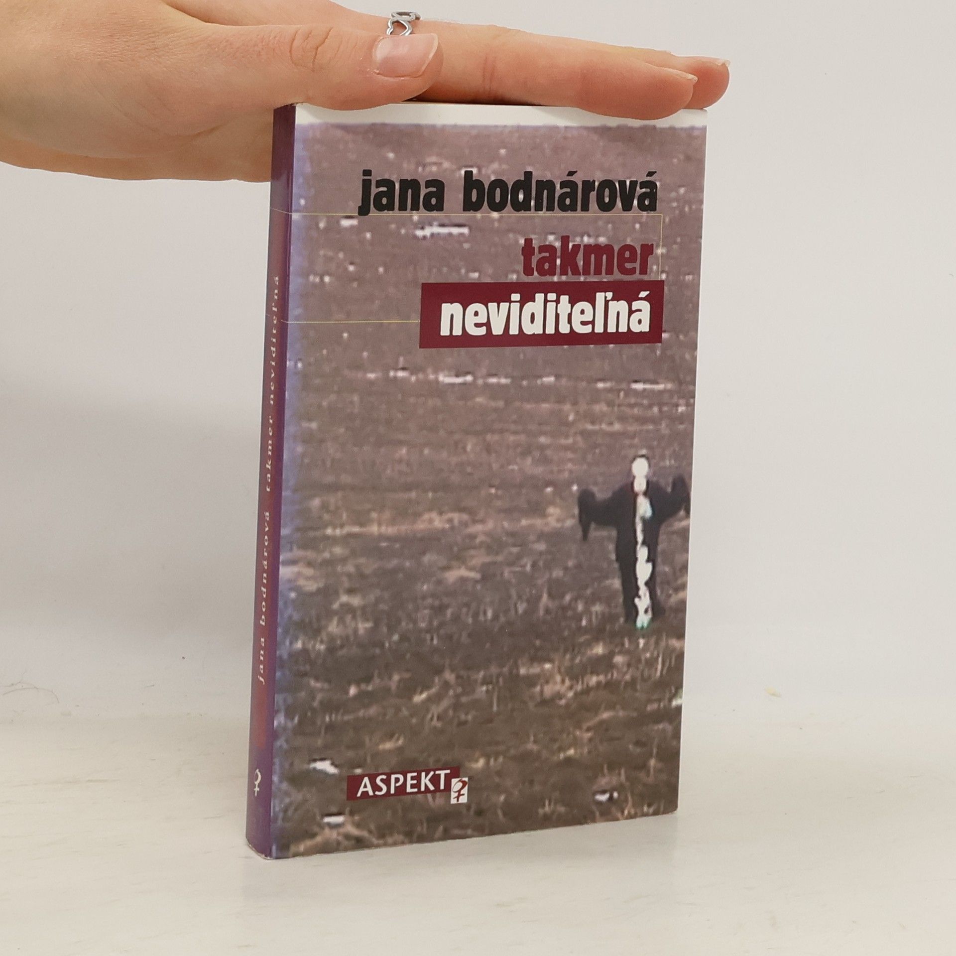 Takmer neviditeľná