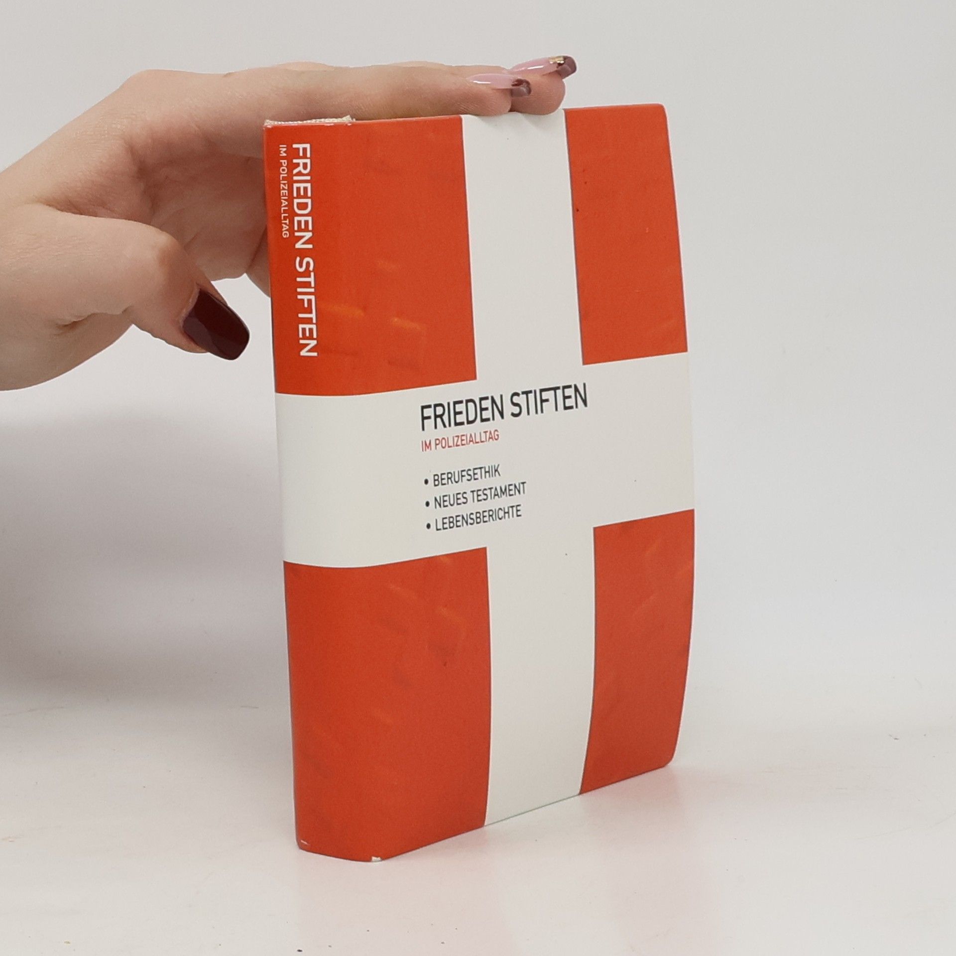 Autores varios Frieden stiften im Polizeialltag