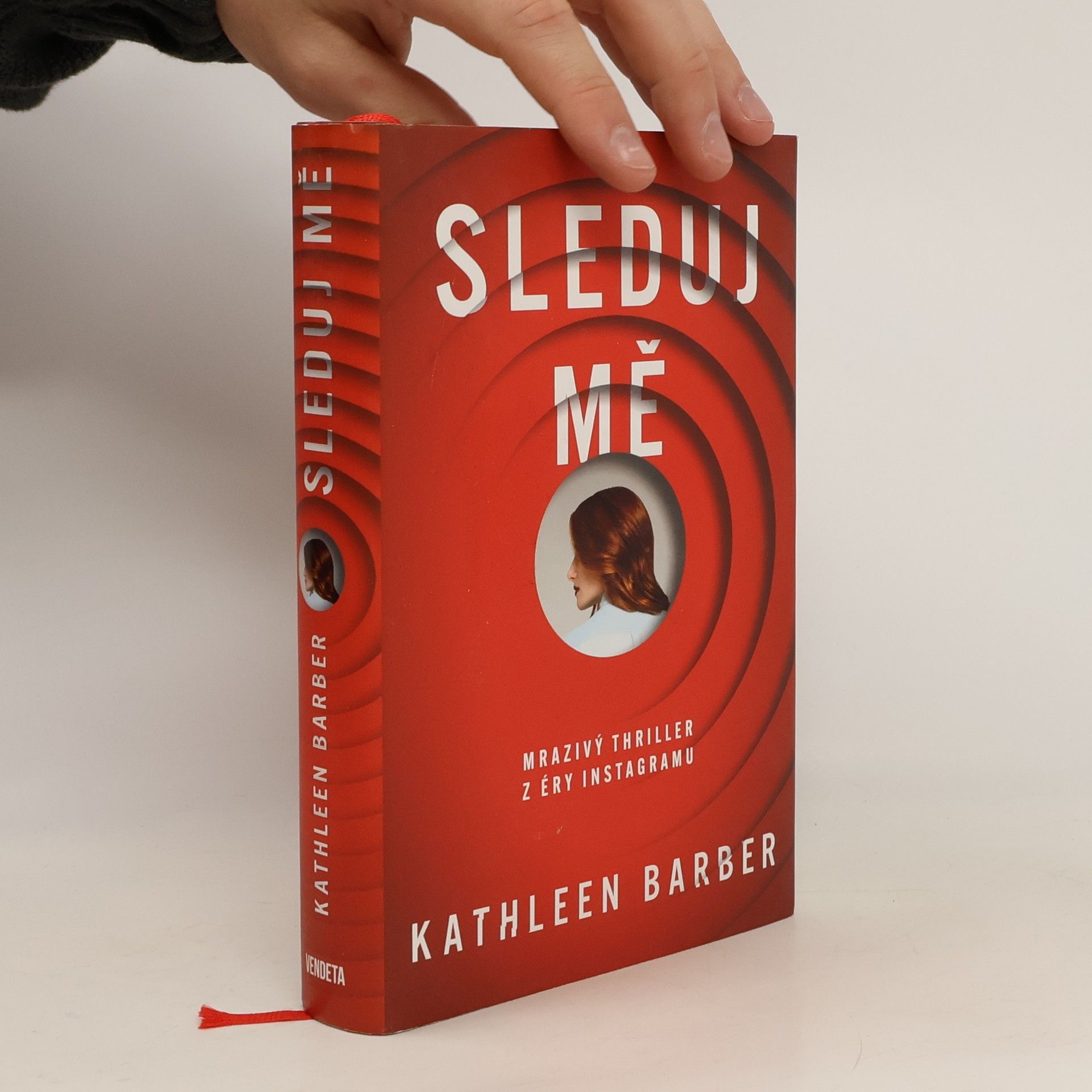 Kathleen Barber Sleduj mě