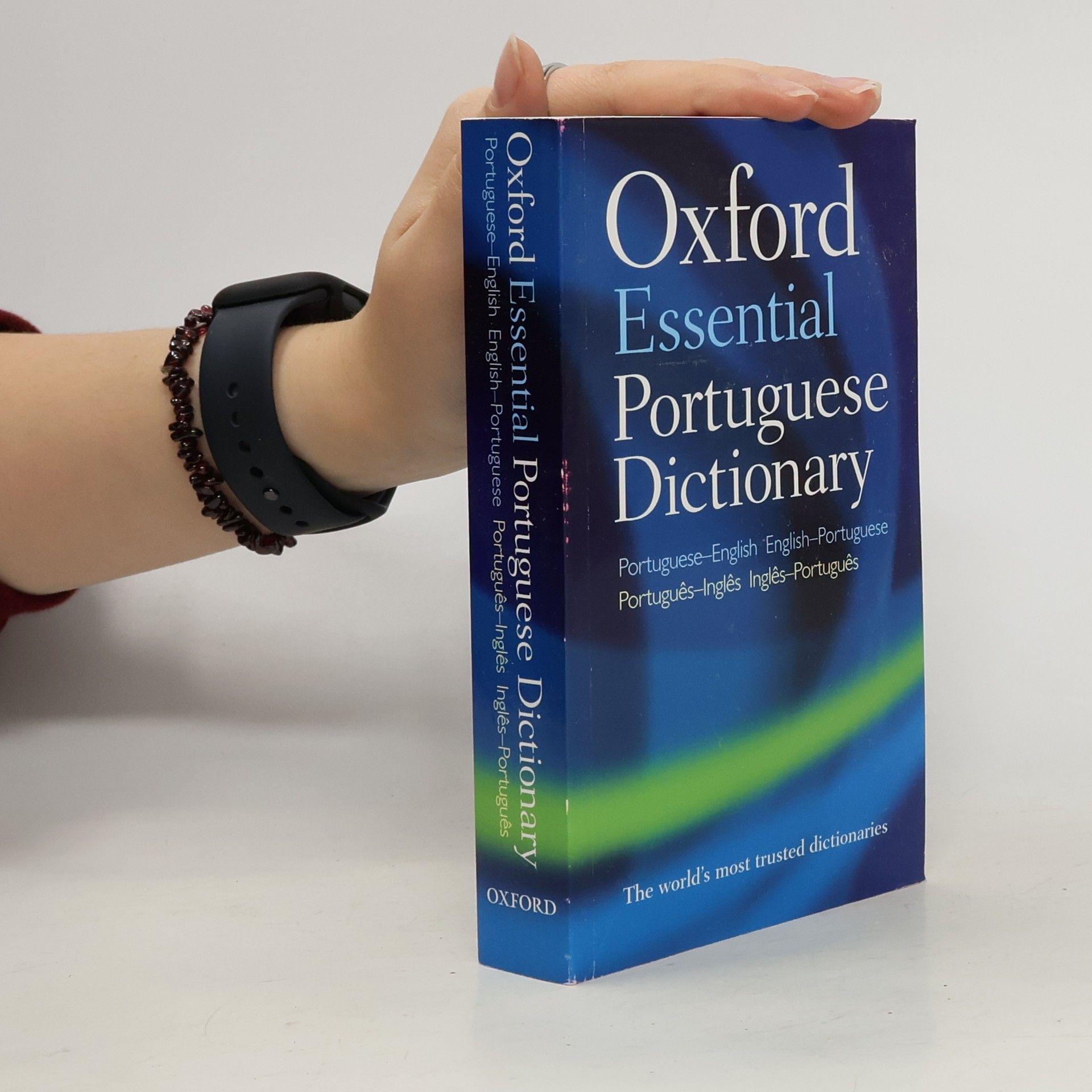 Oxford Dictionaries Oxford Essential Portuguese Dictionary