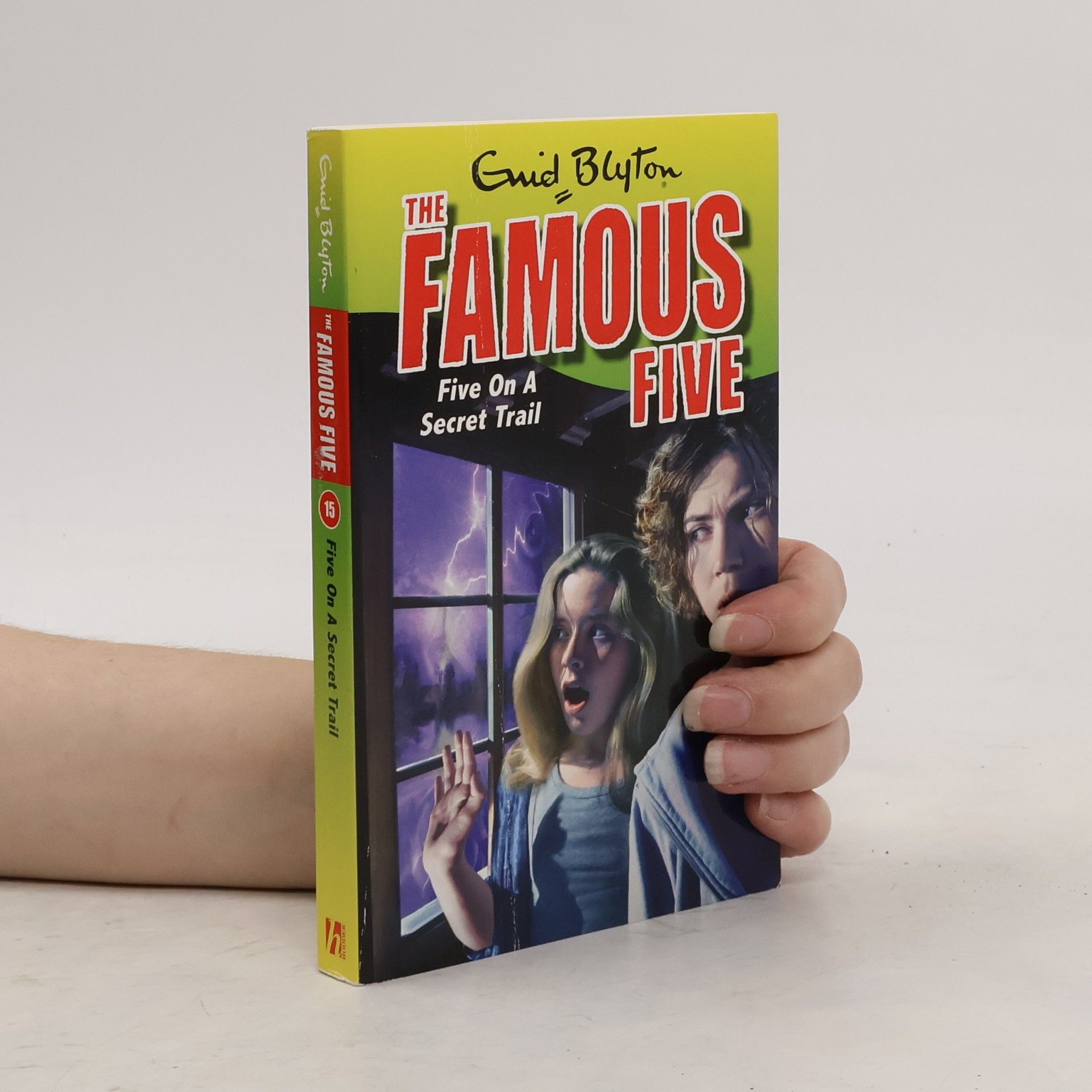 Enid Blyton The Famous Five - Five on a Secret Trail