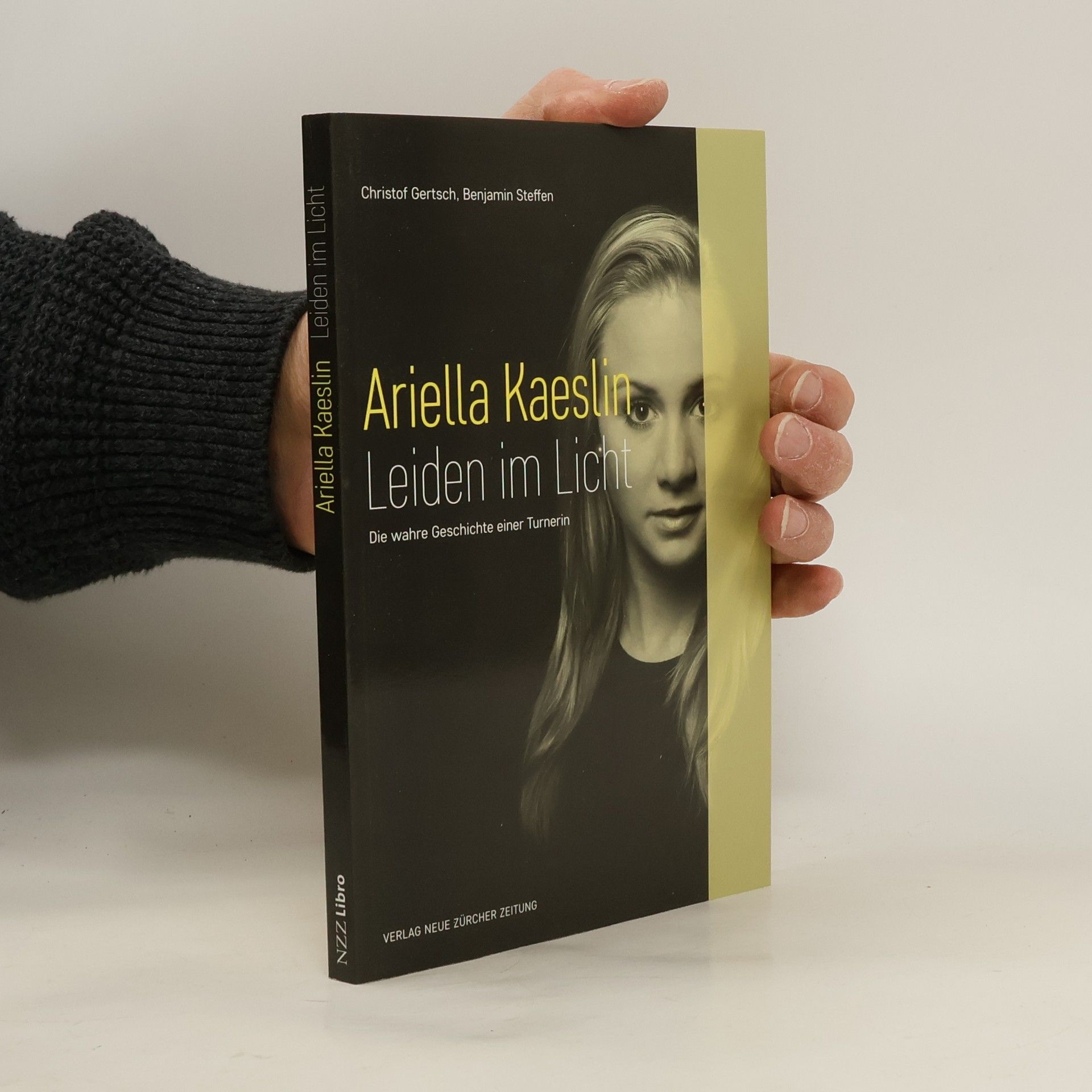 Ariella Kaeslin - Leiden im Licht