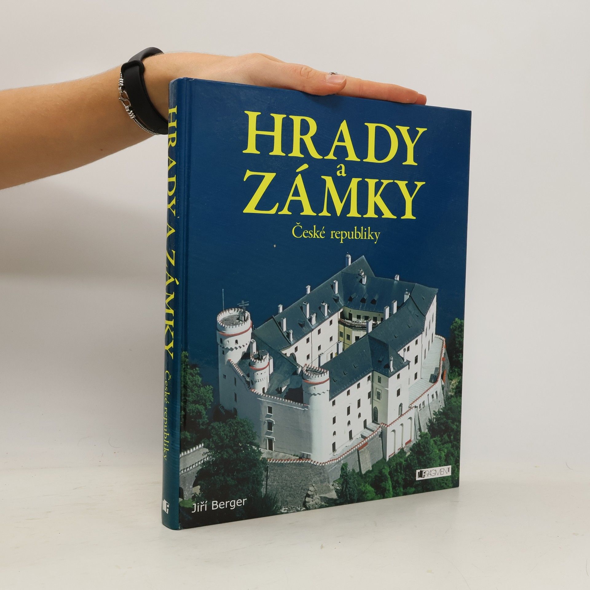 Hrady a zámky České republiky