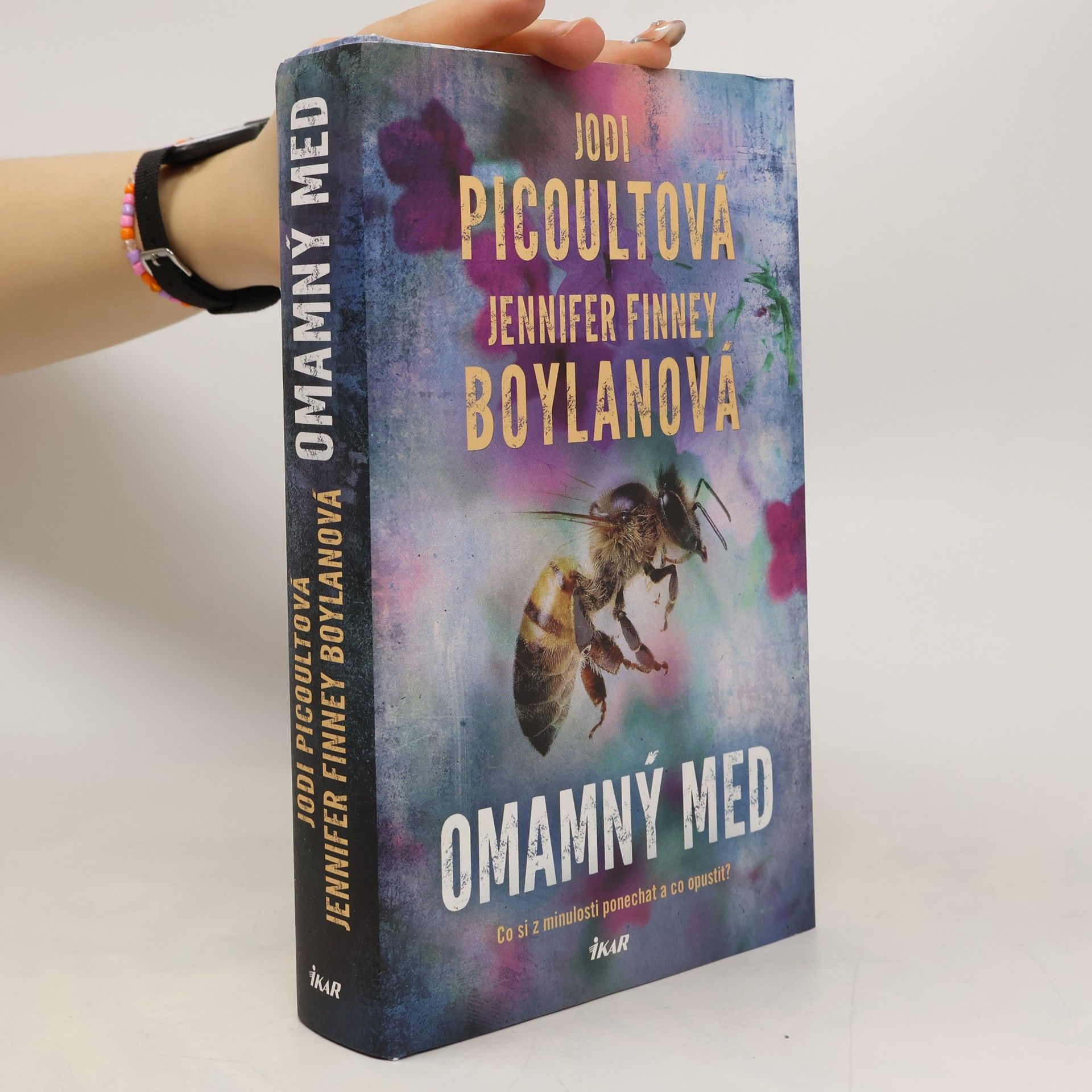 Jodi Picoult Omamný med
