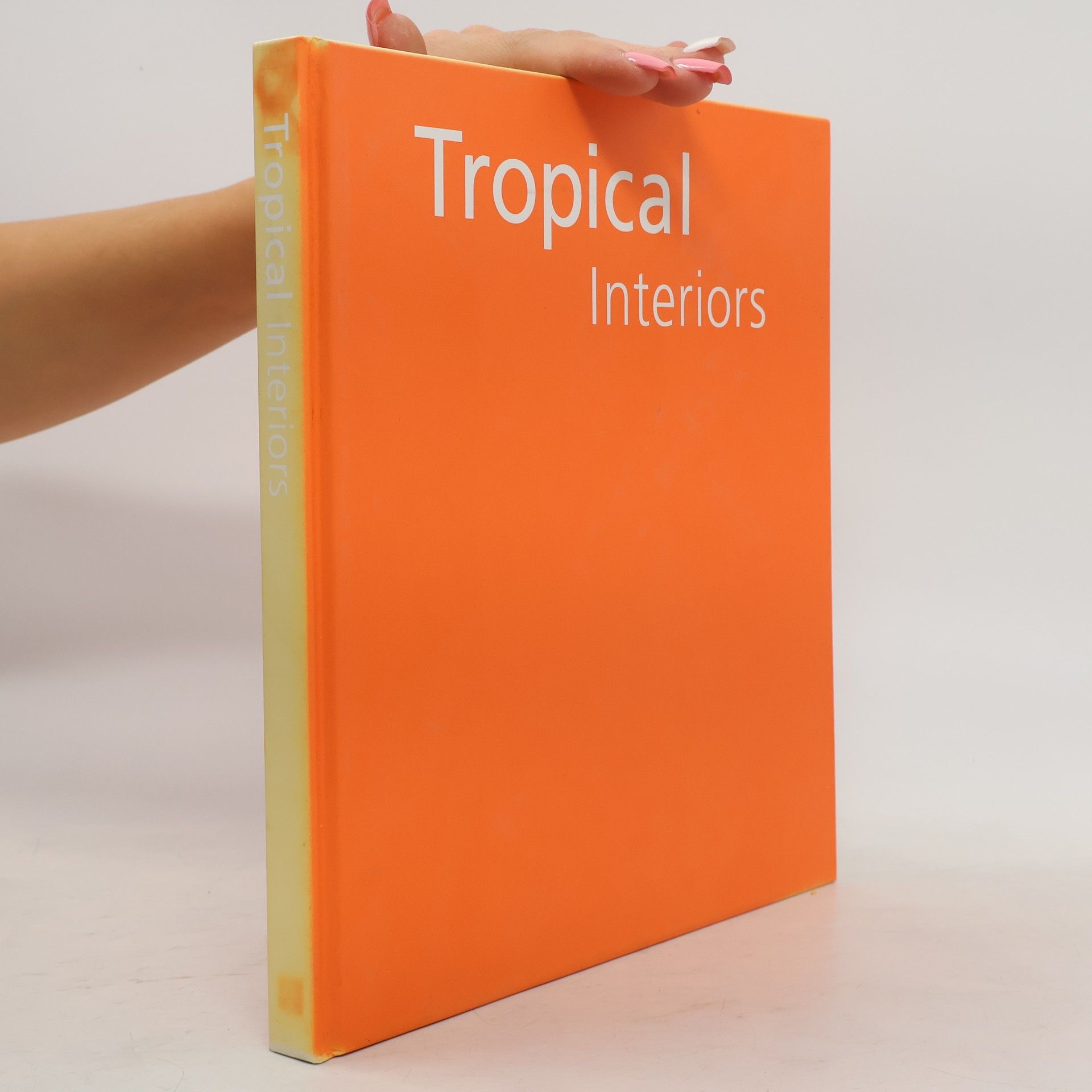 Elizabeth V. Reyes Tropical interiors : contemporary style in the Philippines